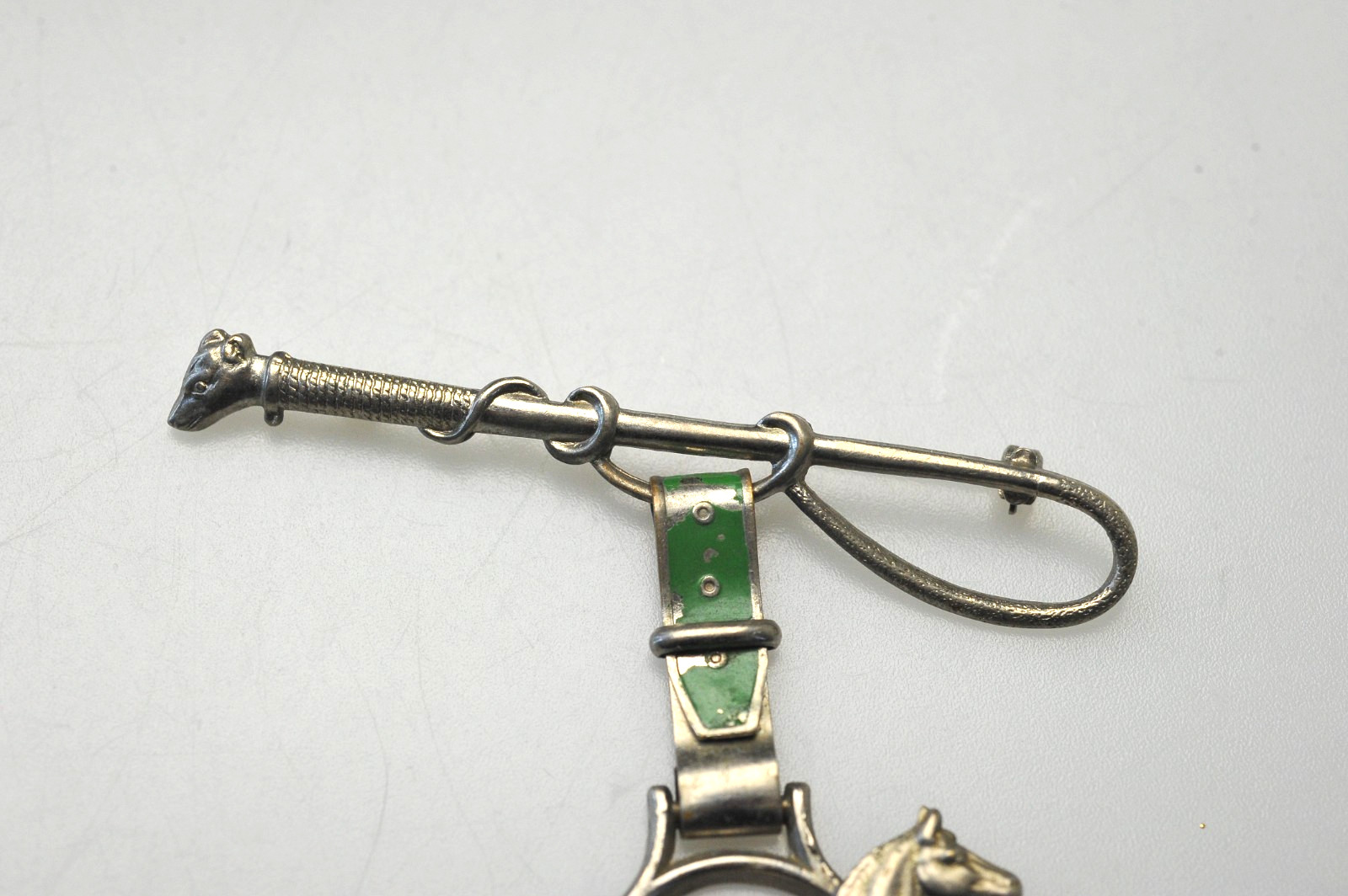 Vtg Equestrian Horse Stirrup Bar Pin Brooch Hunt Riding Stock Pin dangle BB3