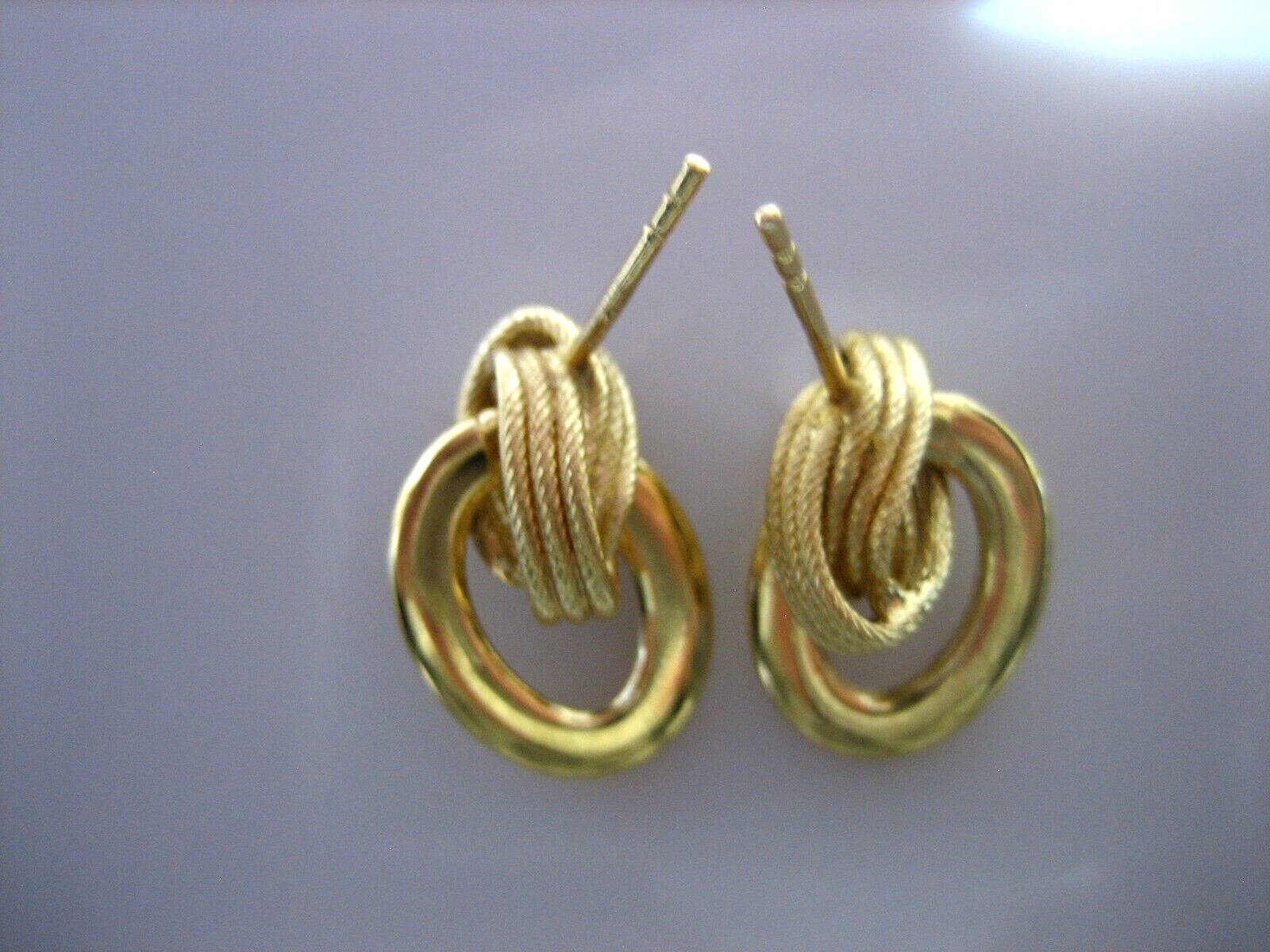 VINTAGE 18K YELLOW GOLD SMOOTH TEXTURED DOUBLE HOOP EARRINGS 2.5 GRAMS