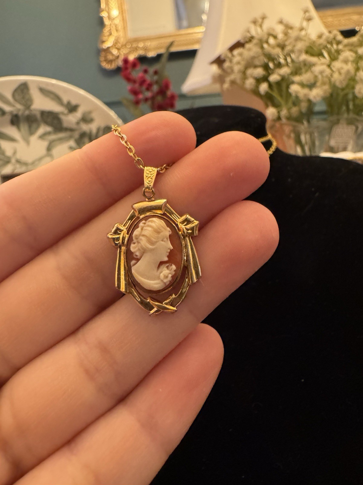 Vintage Carved Shell Cameo Pendant–Gold Filled Setting (1930s–1950s)