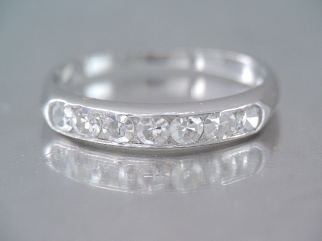 VINTAGE PLATINUM LADIES 7 DIAMOND STACKING BAND RING sz 5 1/4