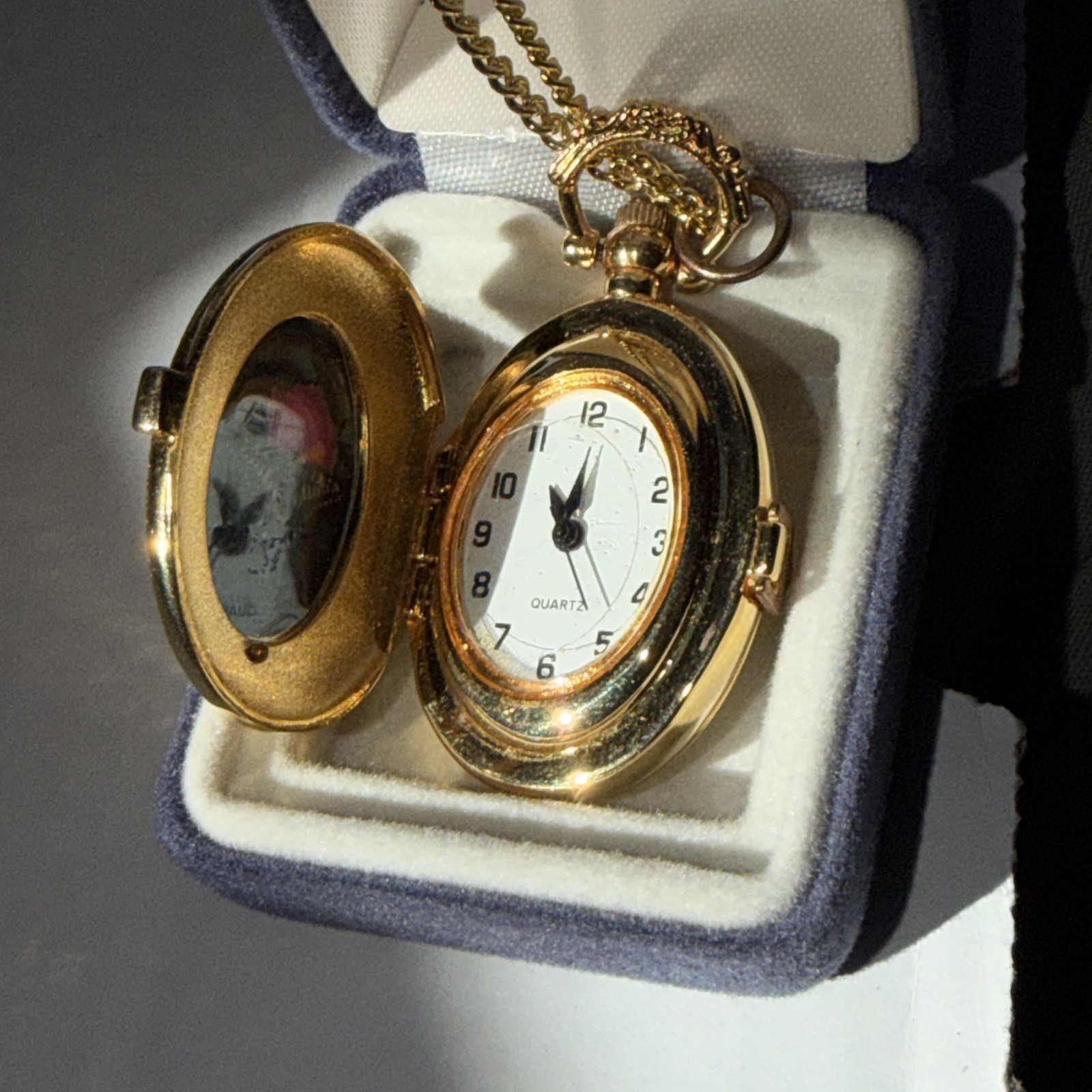 Vintage Quartz EtchedPocket Watch / Pendant Locket Gold Tone