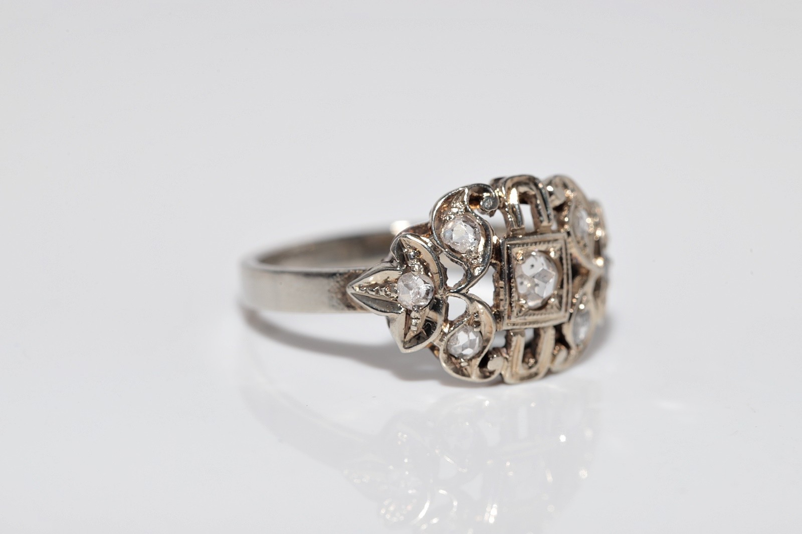Antique Circa 1920s 18k Gold Art Deco Natural Diamond Decorated Ring