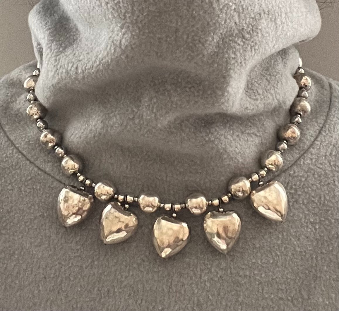 Vintage 1980s Puffy Hearts Beaded Station Silver Tone 16″ Necklace
