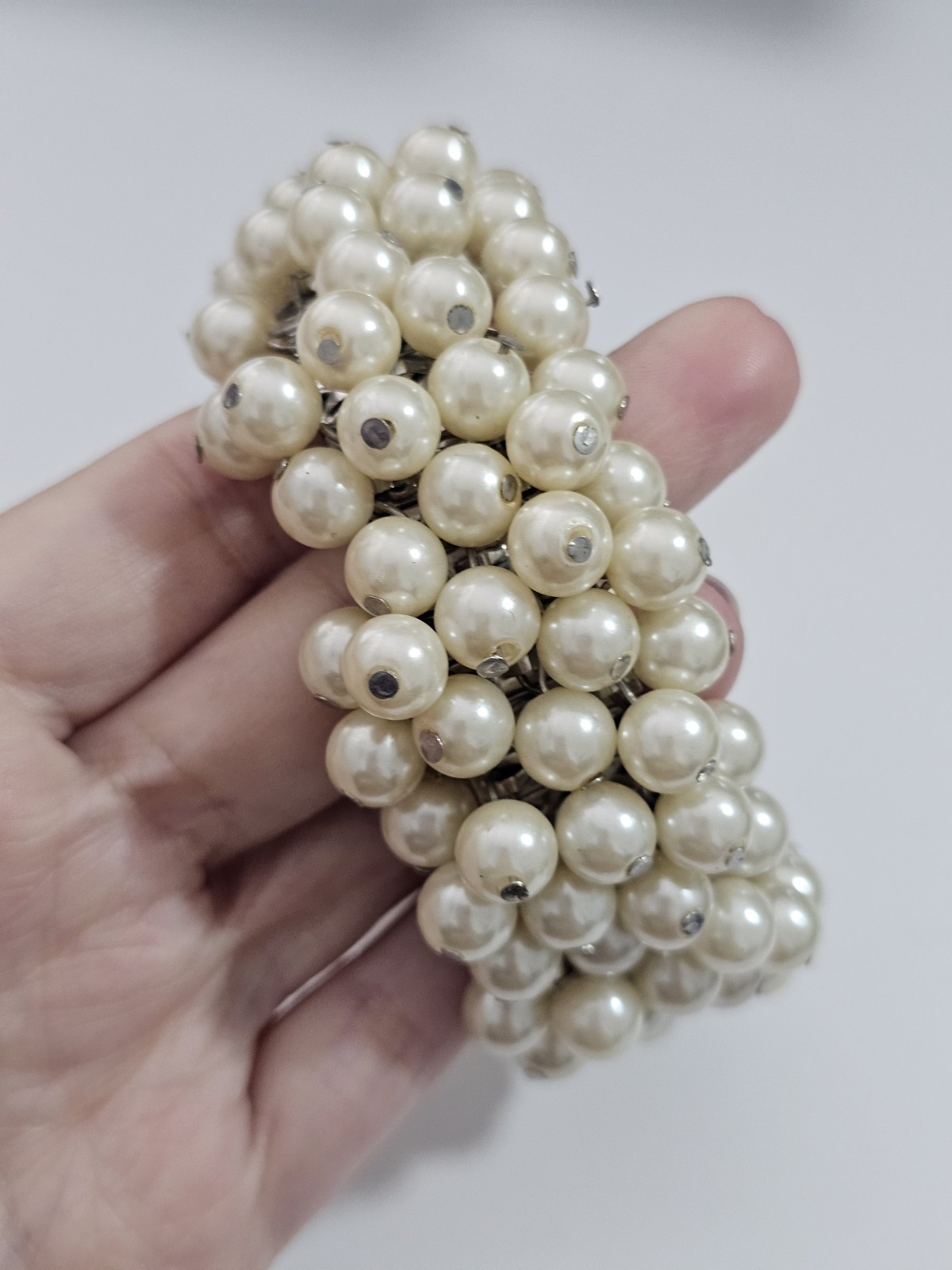 Vintage Silvertone Expanding Bracelet Faux Plastic Pearl Cha Cha Bracelet