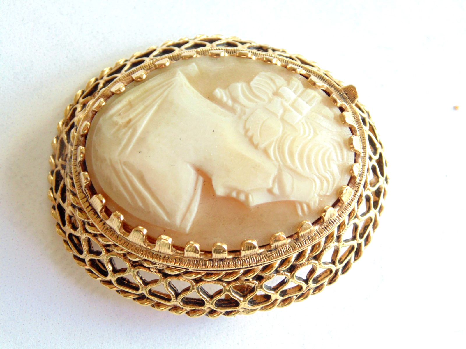 Vtg Carved Shell Cameo Pendant Manual Wind Watch 17j Swiss Hawthorne Gold Brooch