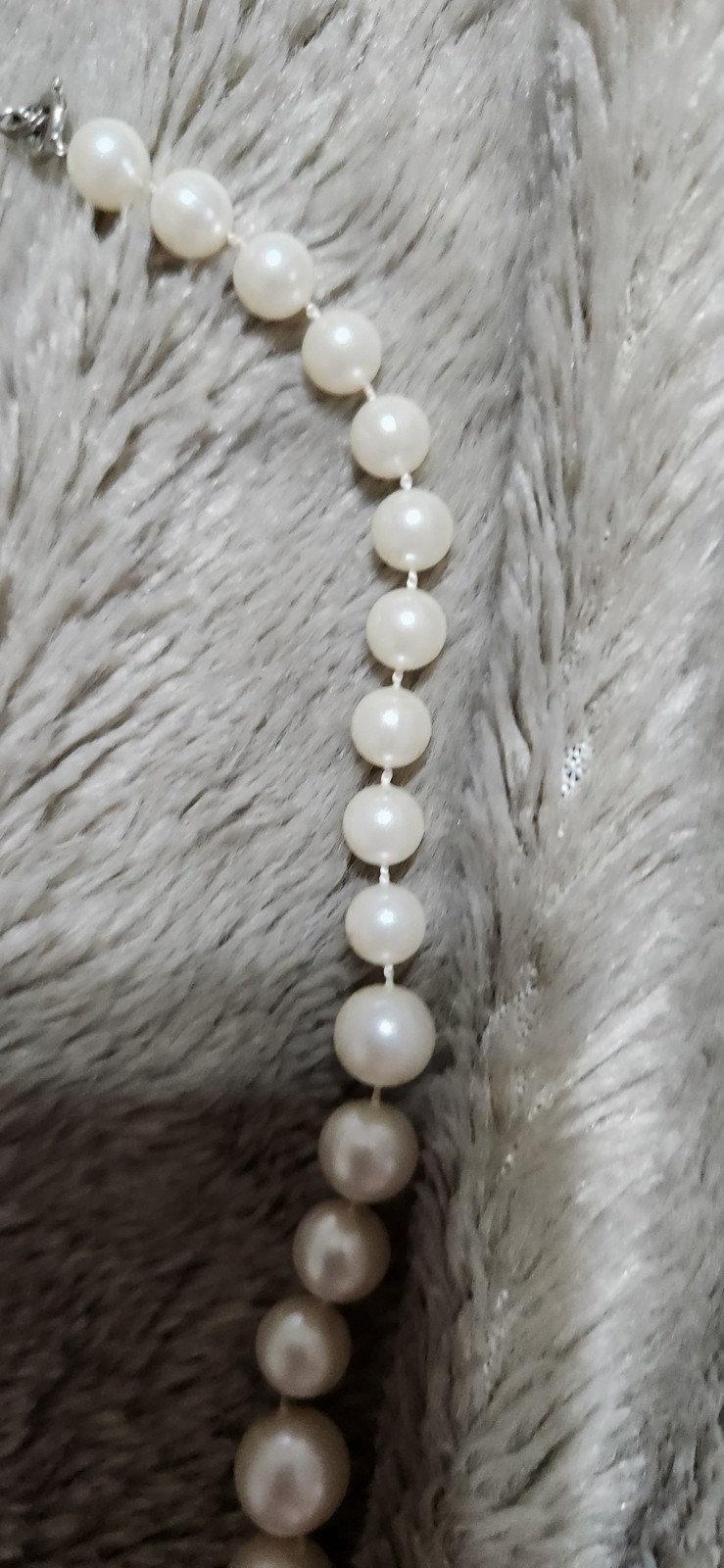 Vtg Graduated Faux Pearl Necklace 16.5 in Classic Grandmacore Cottagecore 80s