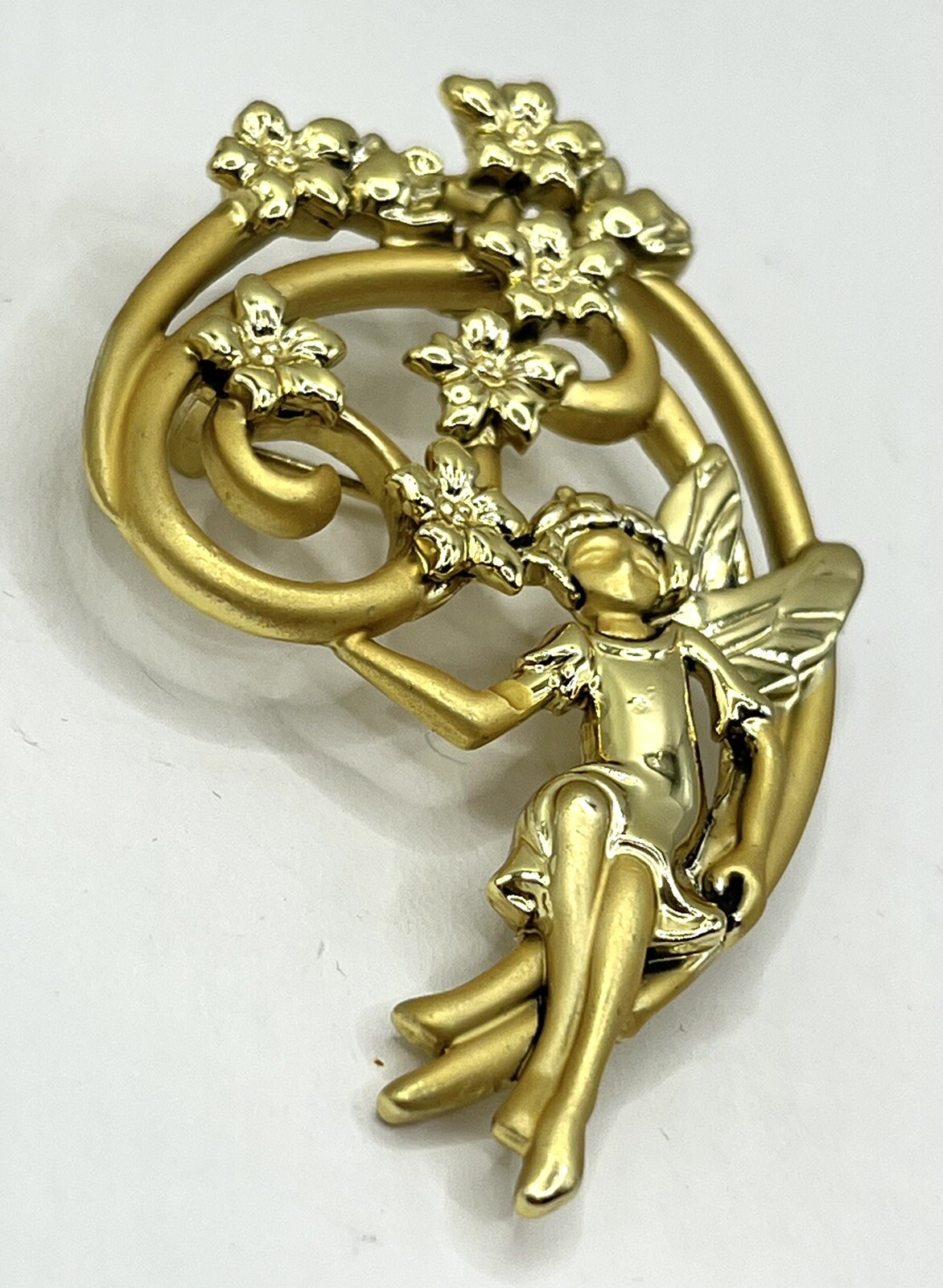 Vintage DANECRAFT Brushed & Shiny Goldtone PIXIE FAIRY Brooch WHIMSICAL