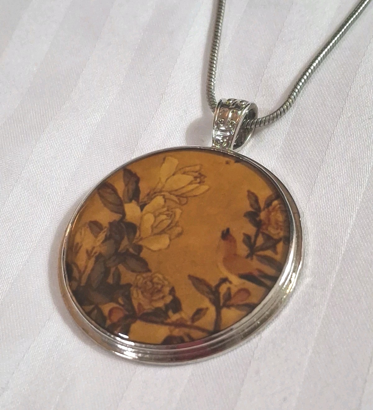 Vintage Y2K Pendant Necklace Floral Design Huge Silver Tone Earthtones Adjusts