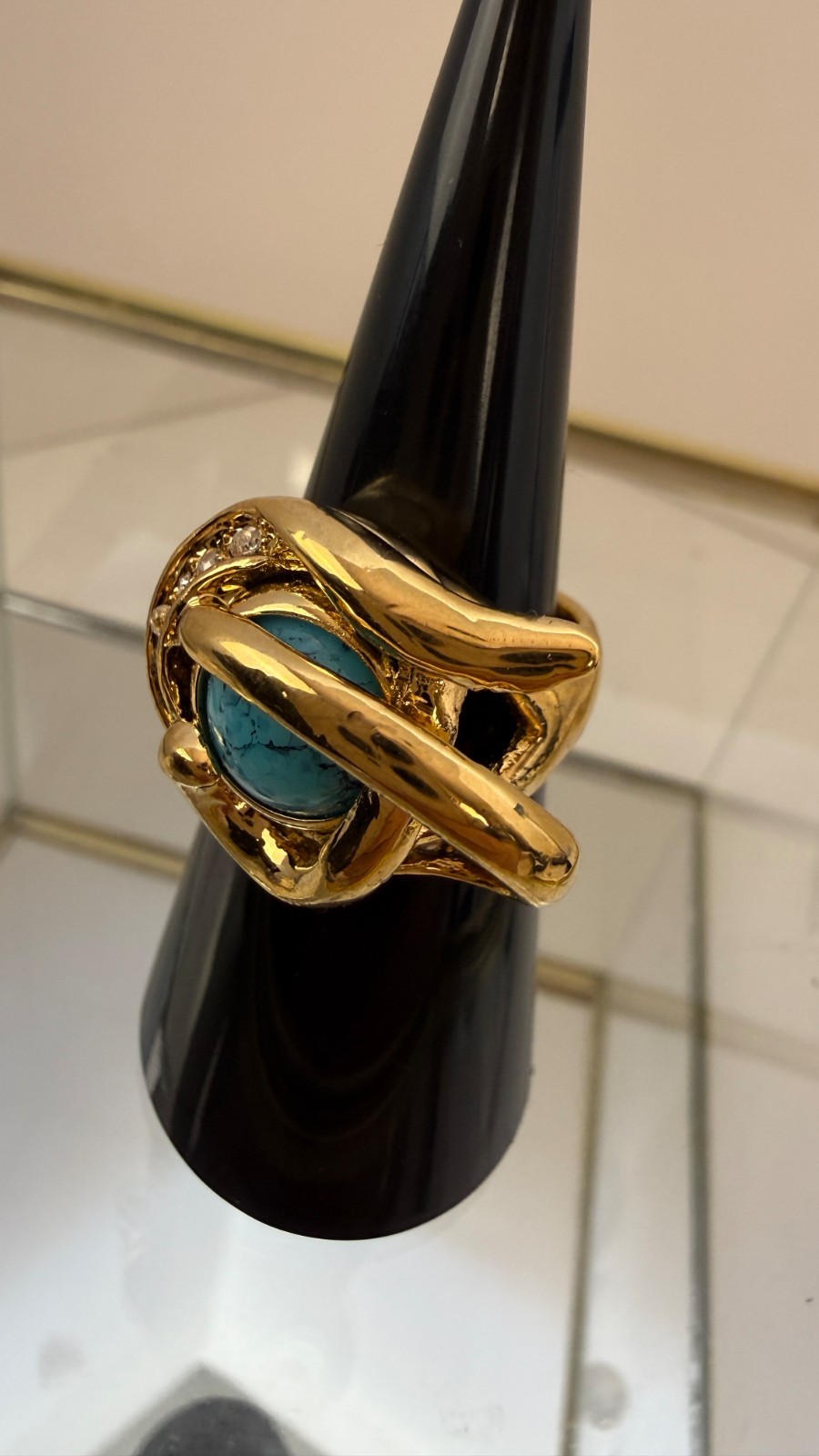 Vintage Gold Tone Faux Turquoise Swirl Statement Ring | Size 6 Rhinestone