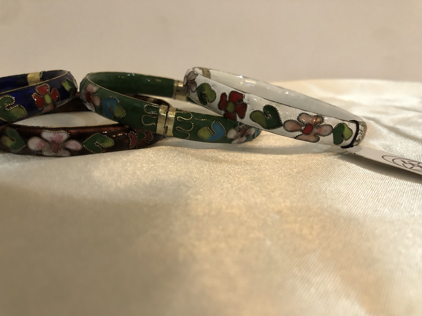 Set Of 4 Cloisonne Hinged Bangle Bracelet World Wide Import In Box W/Tags 1/4 In