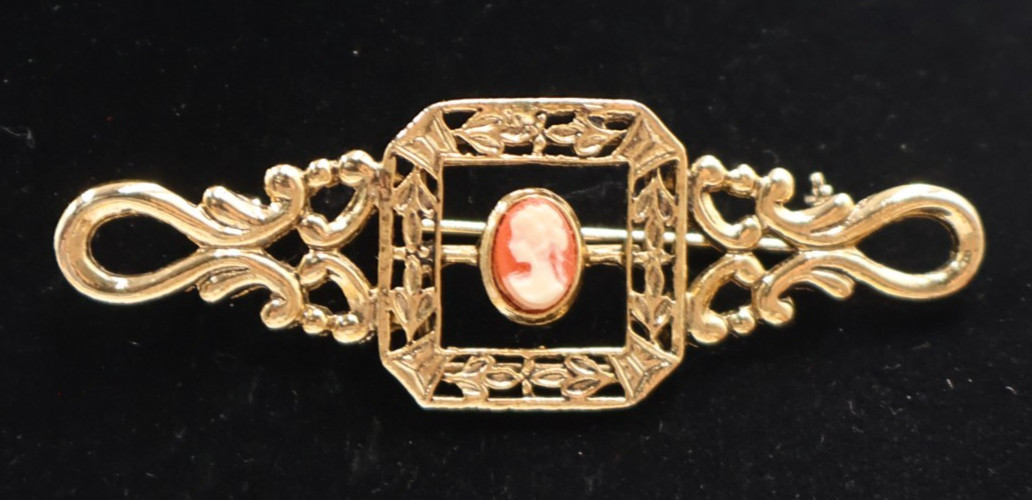 Vintage Tacoa Goldtone Brooch Featuring Fligree Bar with Center Pink Cameo