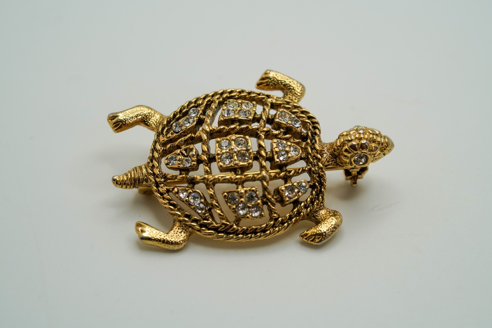 Vintage Gold Tone Rhinestone Turtle Brooch 4cm JB45