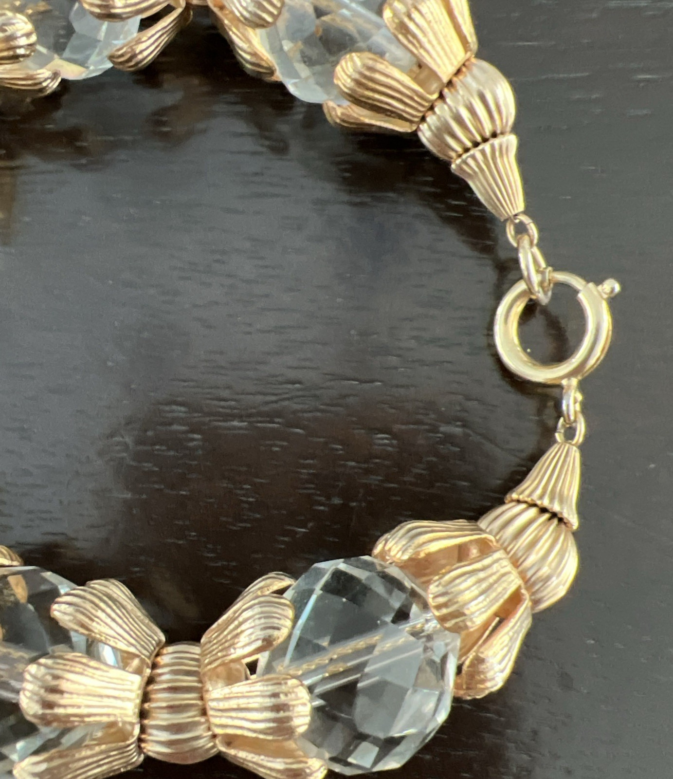 VINTAGE SARAH COVENTRY GOLDEN ICE CLEAR CRYSTAL GOLDTONE BEAD BRACELET 9″ X 3/4″