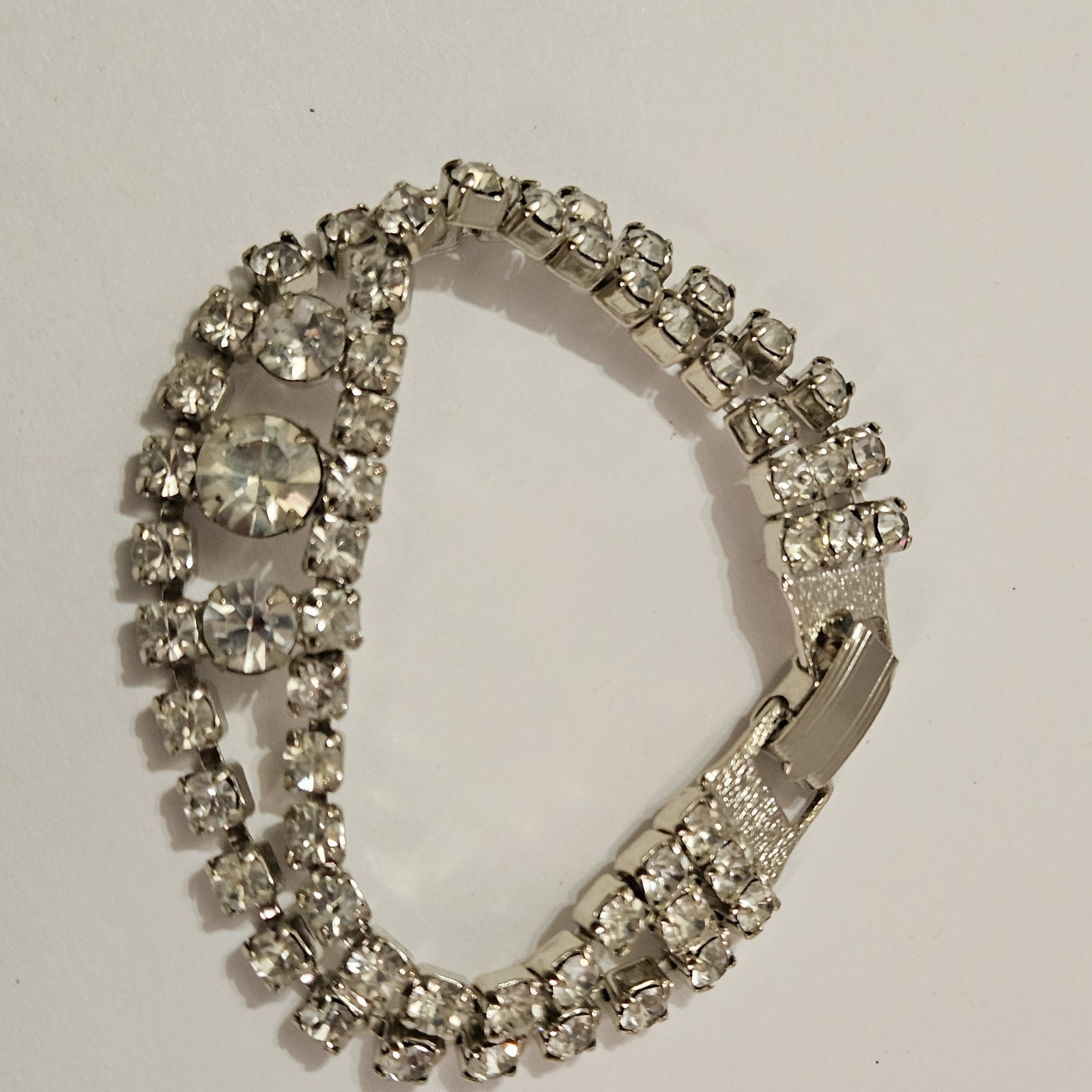 Elegant Vtg 7″ Rhinestone Bracelet 2 Rows Of Small Stones 3 Larger Center Stones