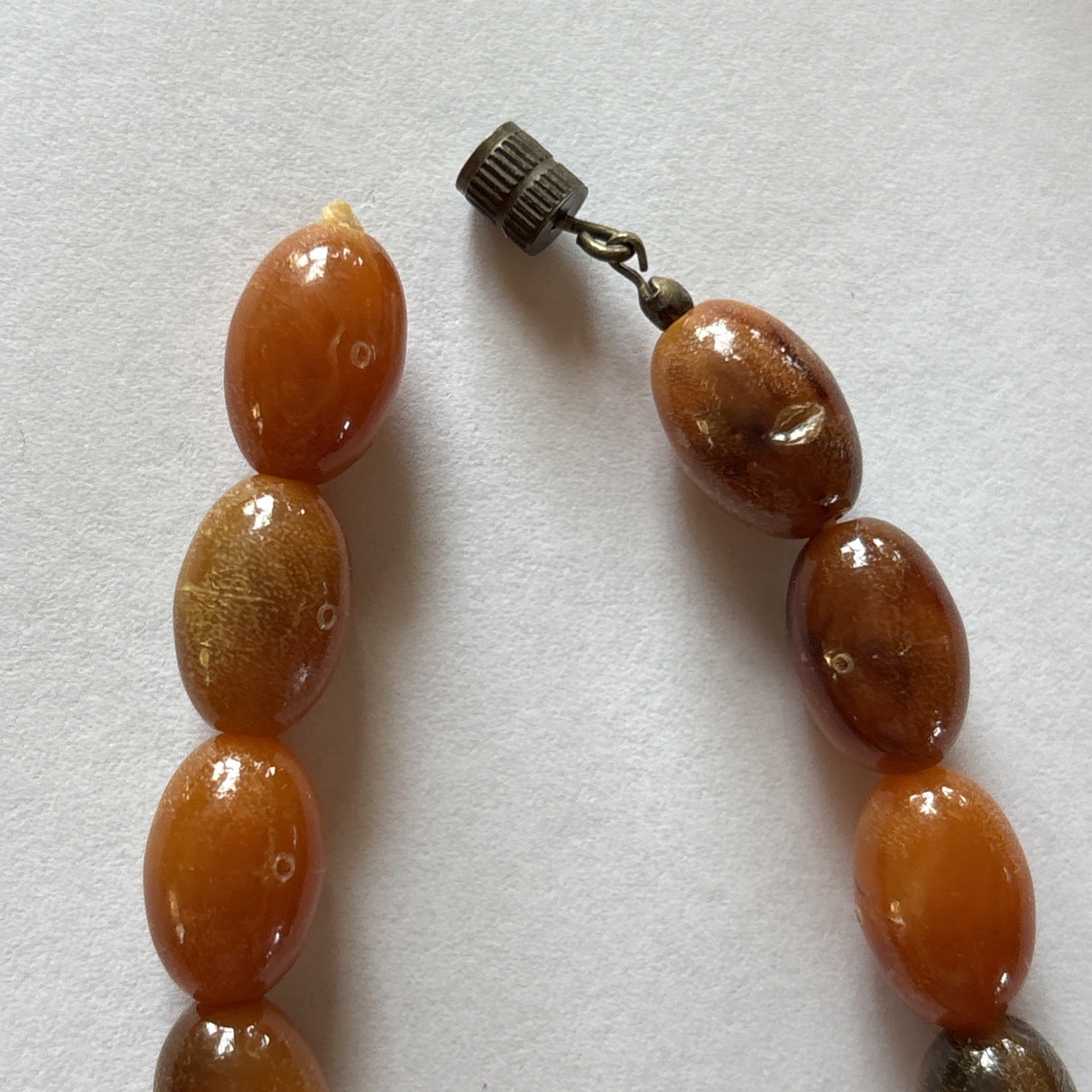 Vintage Resin Or Bakelite Or Catalin Marbled Amber Graduated Oval Bead Necklace