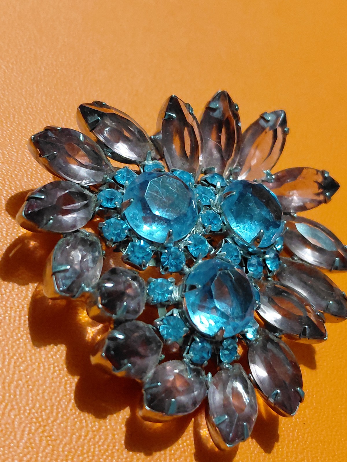 Vtg Brooch And Clip On Earrings (Juliana Style) Not Signed