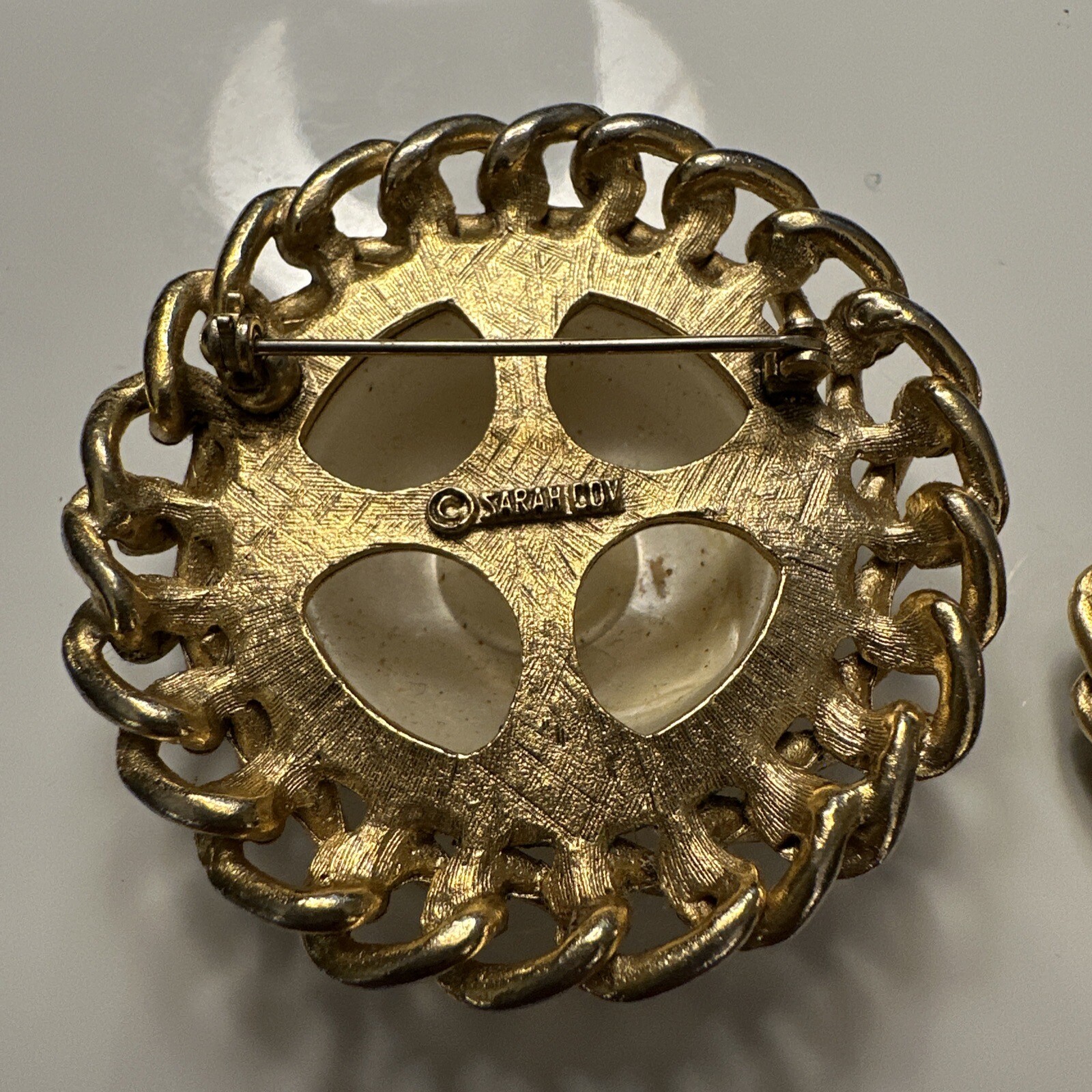 Bold Sarah Cov Faux Mabe Pearl Brooch Earrings Set Link Chain