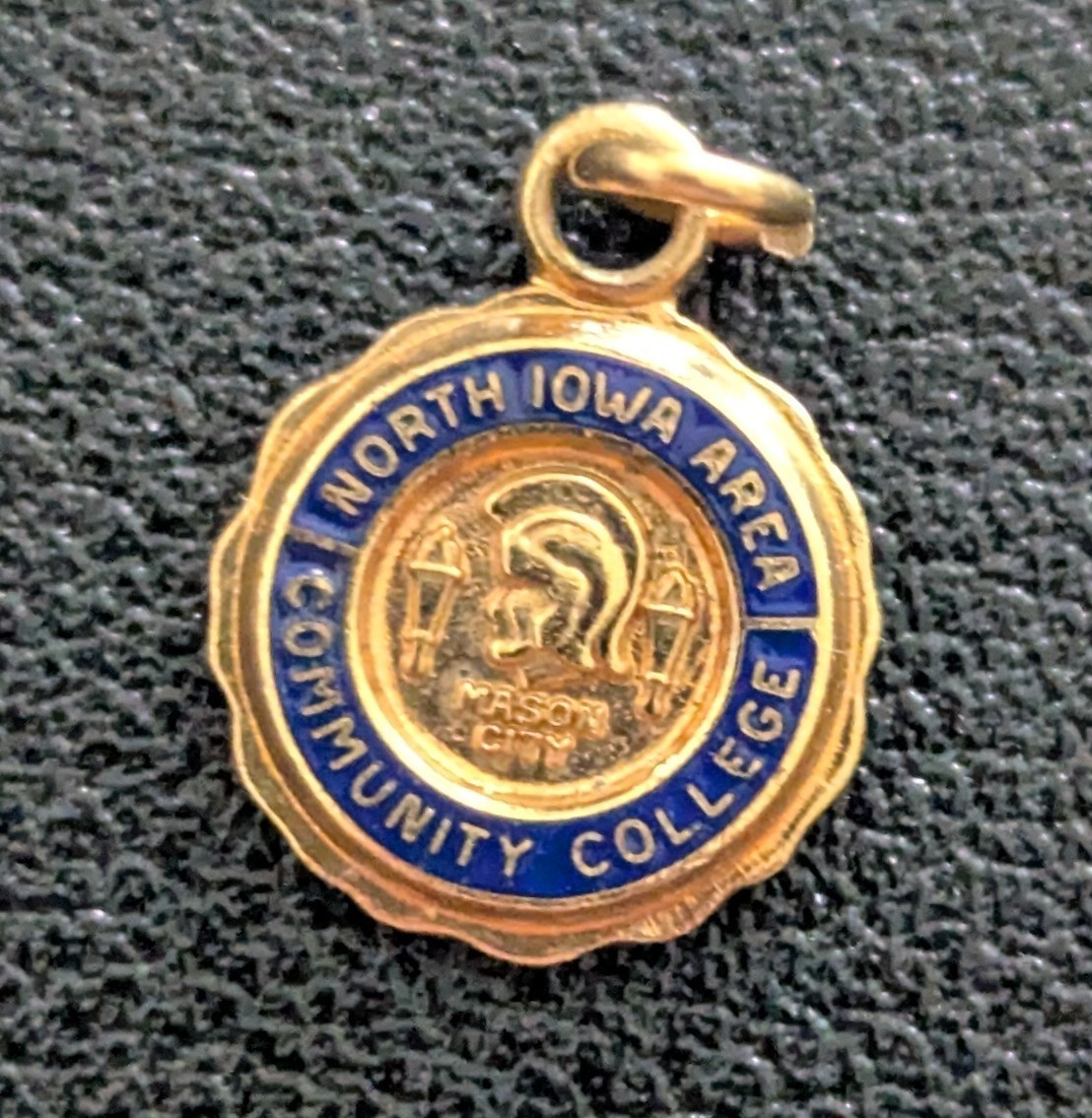 Vtg 10K Gold Charm – North Iowa Area CC Trojans – Mason City, IA – 1cm Pendant