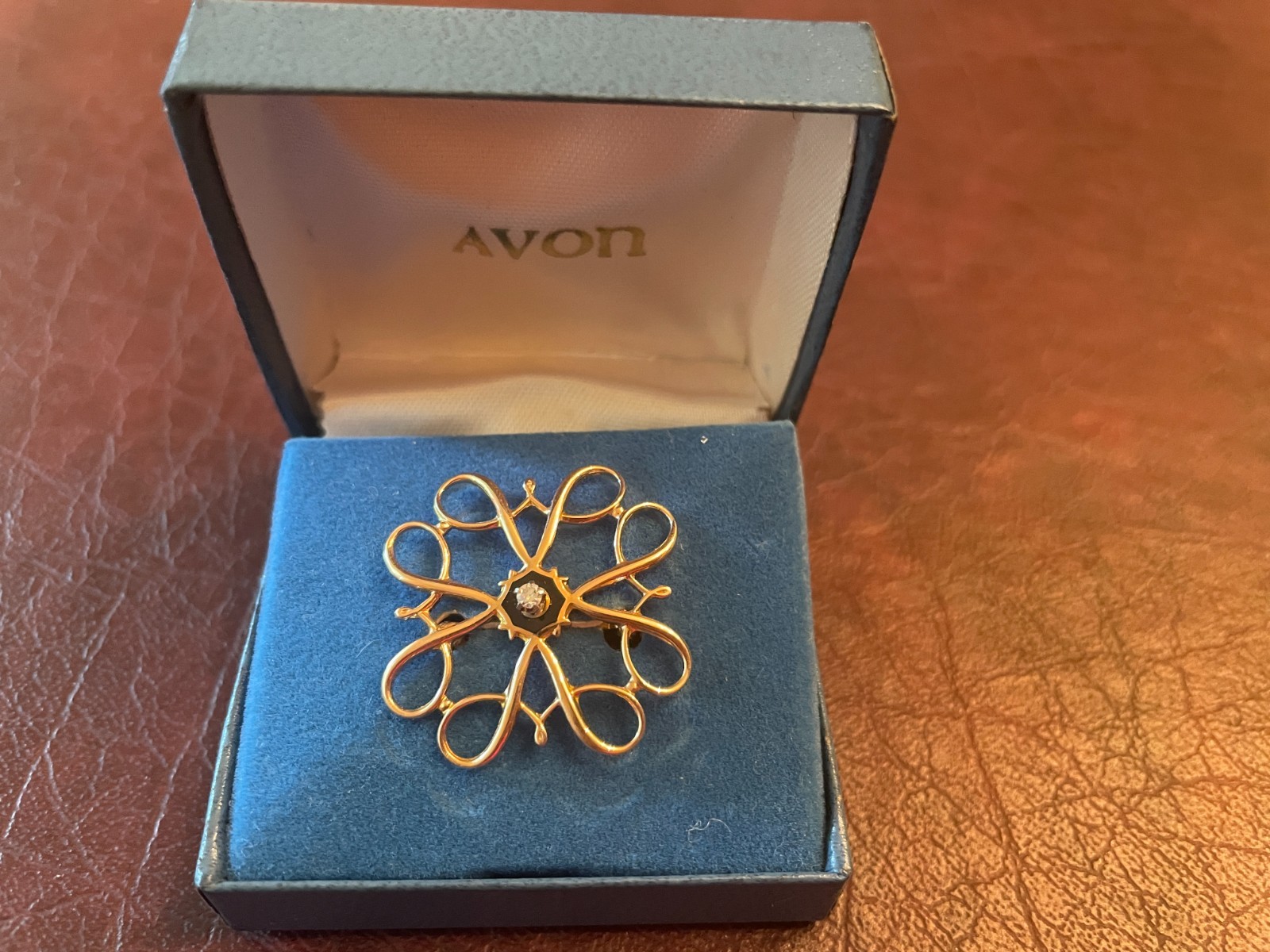 Vintage AVON 10K Yellow Gold Diamond & Onyx Award Pin/ Brooch w/ Box & Booklet