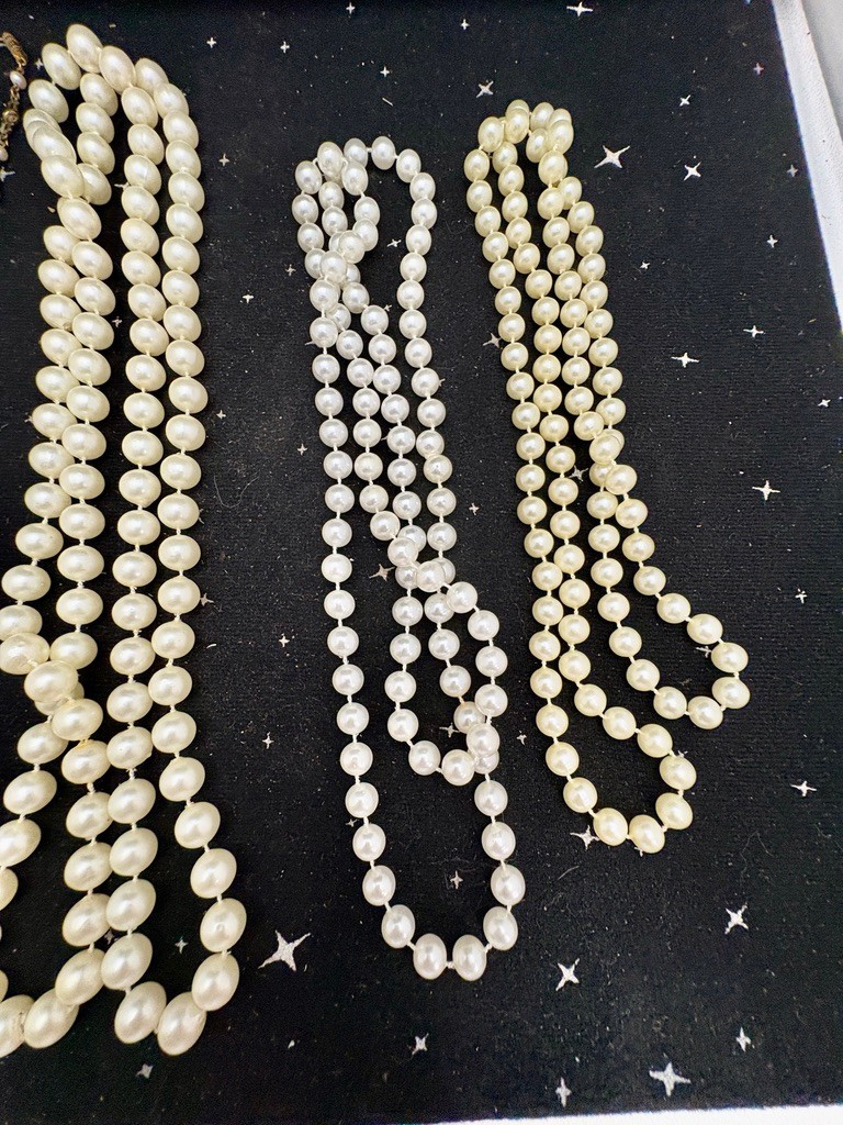 Vintage Faux Pearl Necklaces Lot Of 5 Different Sizes & Colors