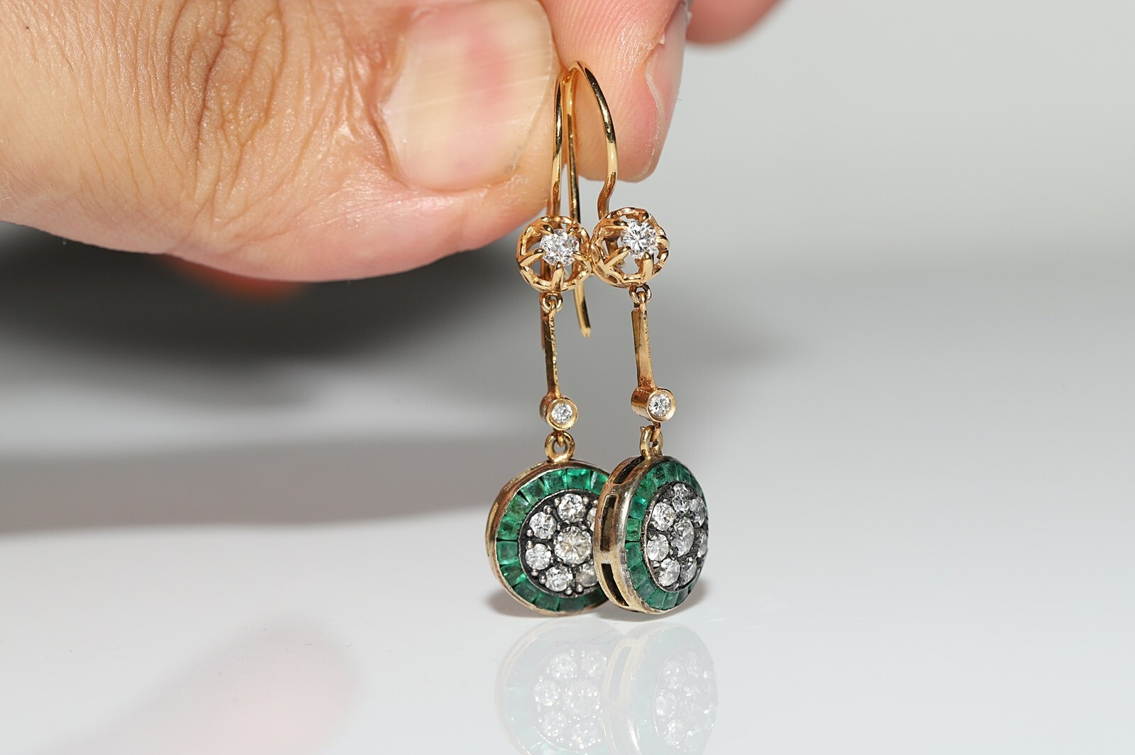 New Made 14k Gold Natural Diamond And Caliber Cut Emerald Decorated Earring