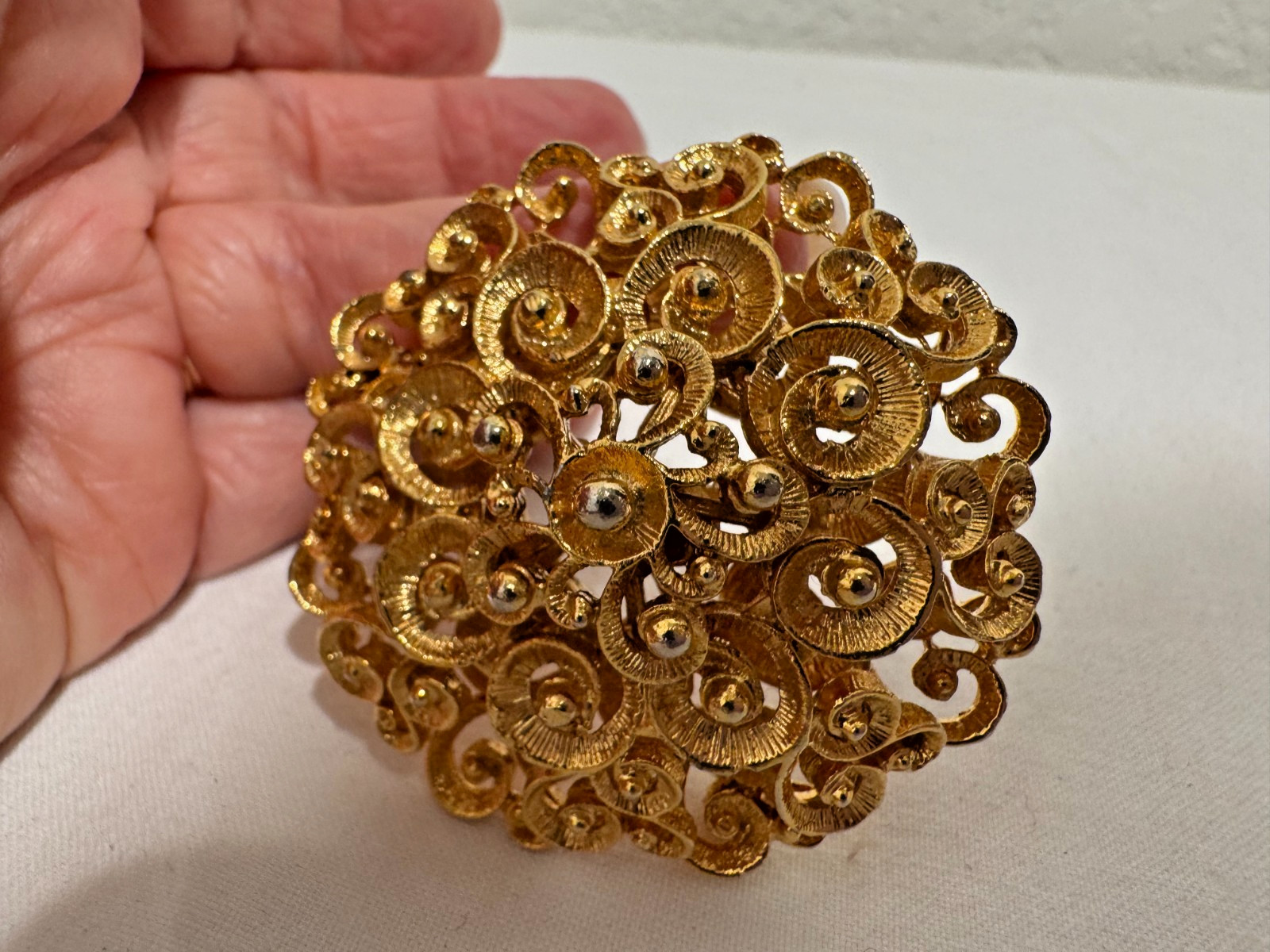 Vintage CoroCraft Filigree Brooch Pin Domed Gold Tone Layered 3D Signed