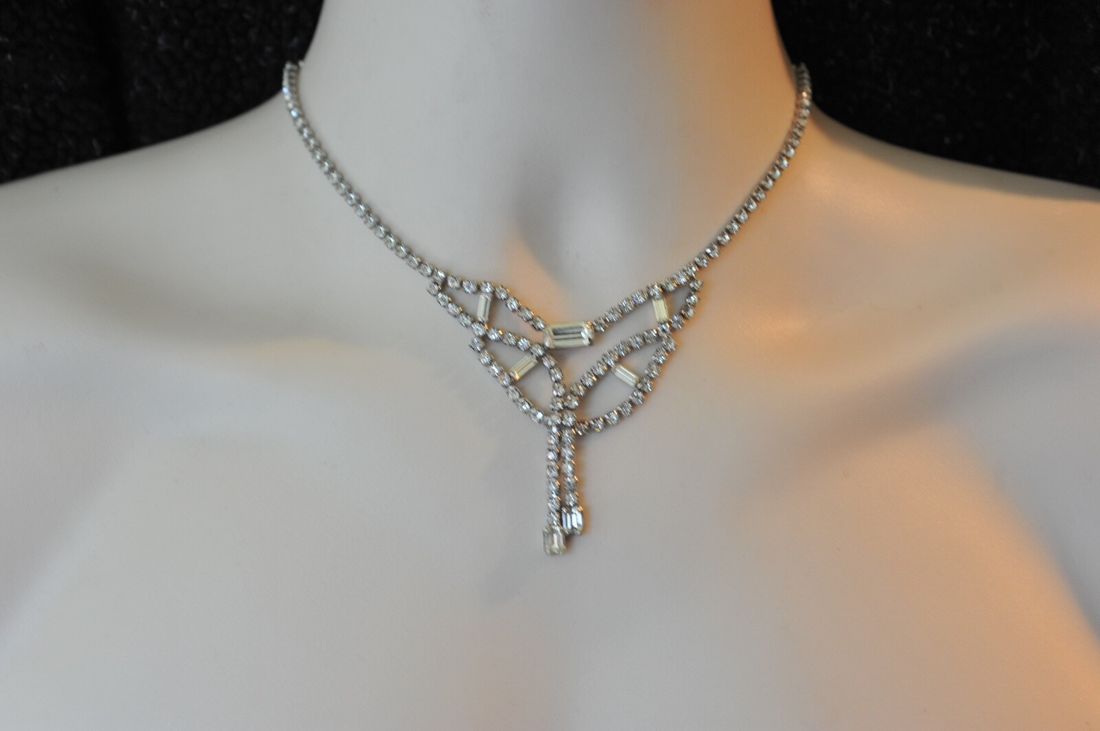 Vtg Rhinestone Necklace choker 15″ clear dangle drop classic GLAM RA2