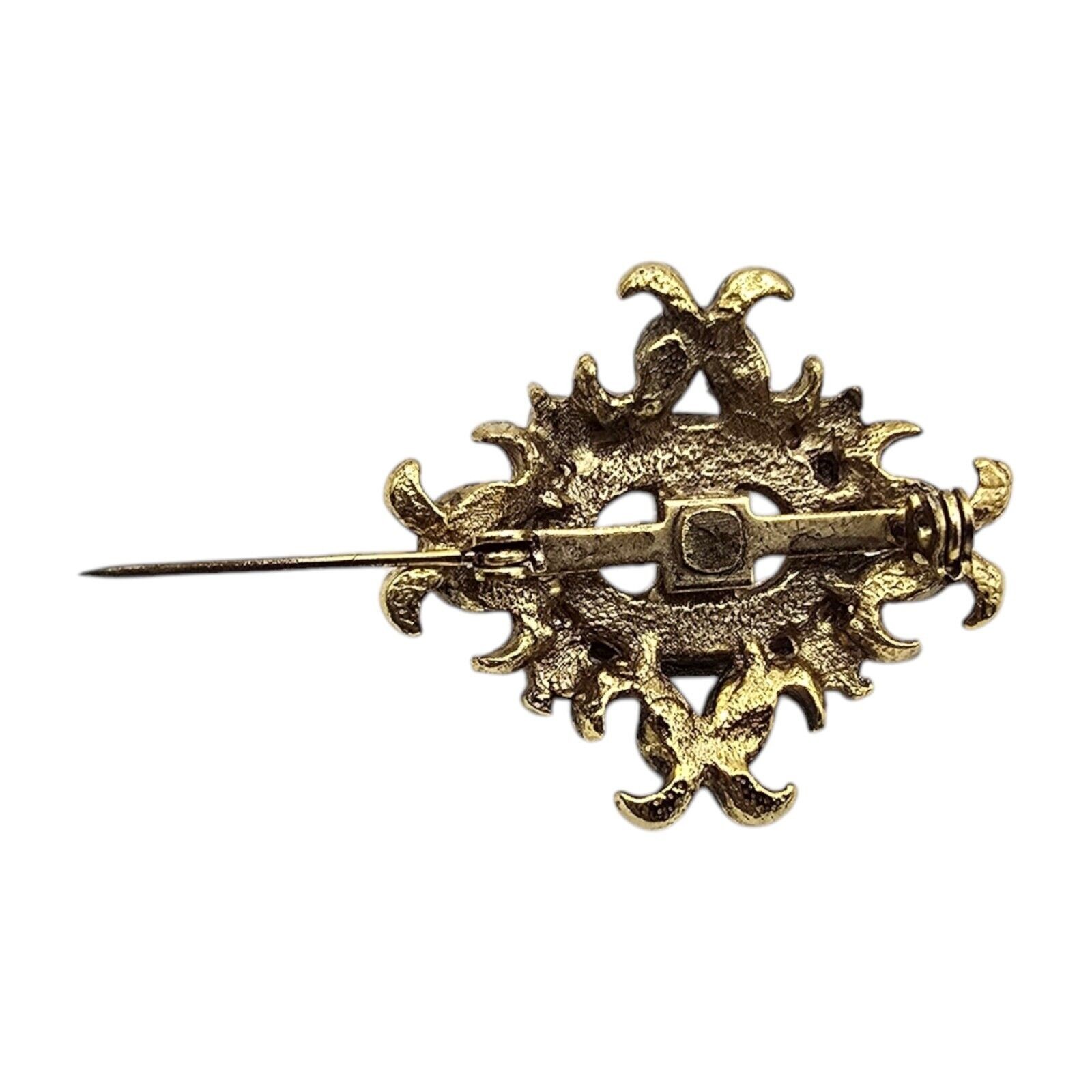 Brooch Victorian Style Large Cabochon Bead White Antique Gold Tone SKU2309