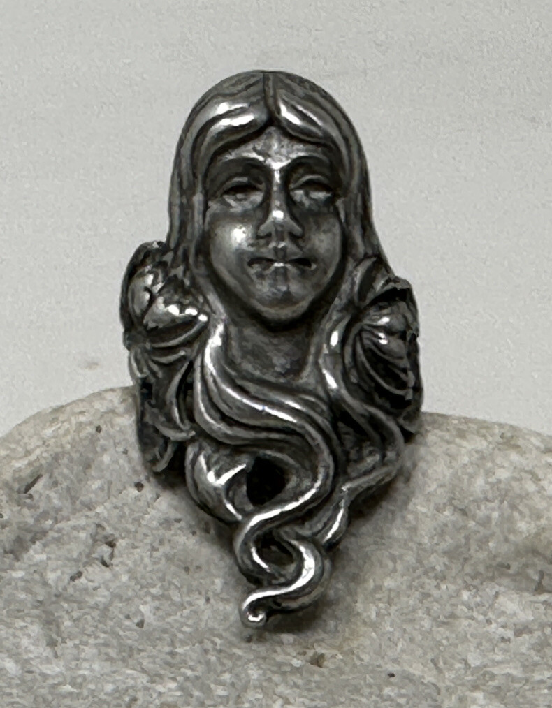 Vintage Maiden or Mermaid Figural Art Nouveau Cast Pewter Repousse Ring Size 7