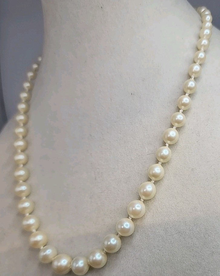Vintage Faux Graduated Pearl Necklace 16.5″
