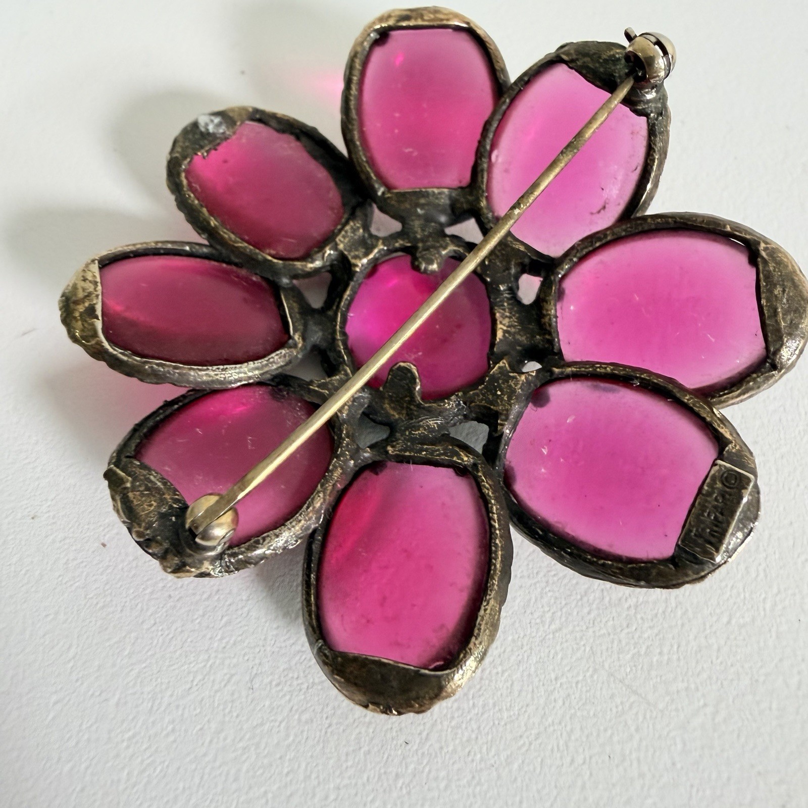 Rare Vintage Crown Trifari Brooch Pin Pendant Cranberry Red Gripoix Glass Domed
