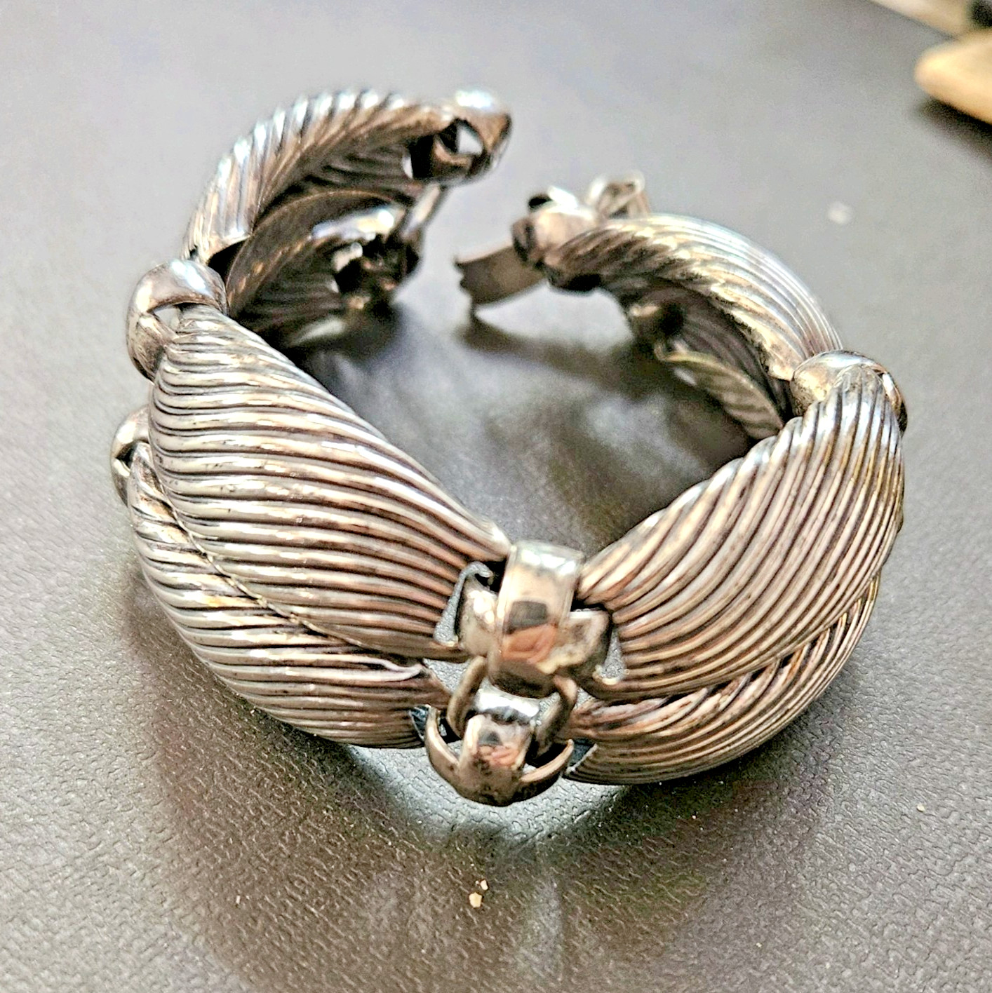 Napier Vintage Bracelet Textured Swirled Ribs Dbl Folded Panels Silverplated 7.5