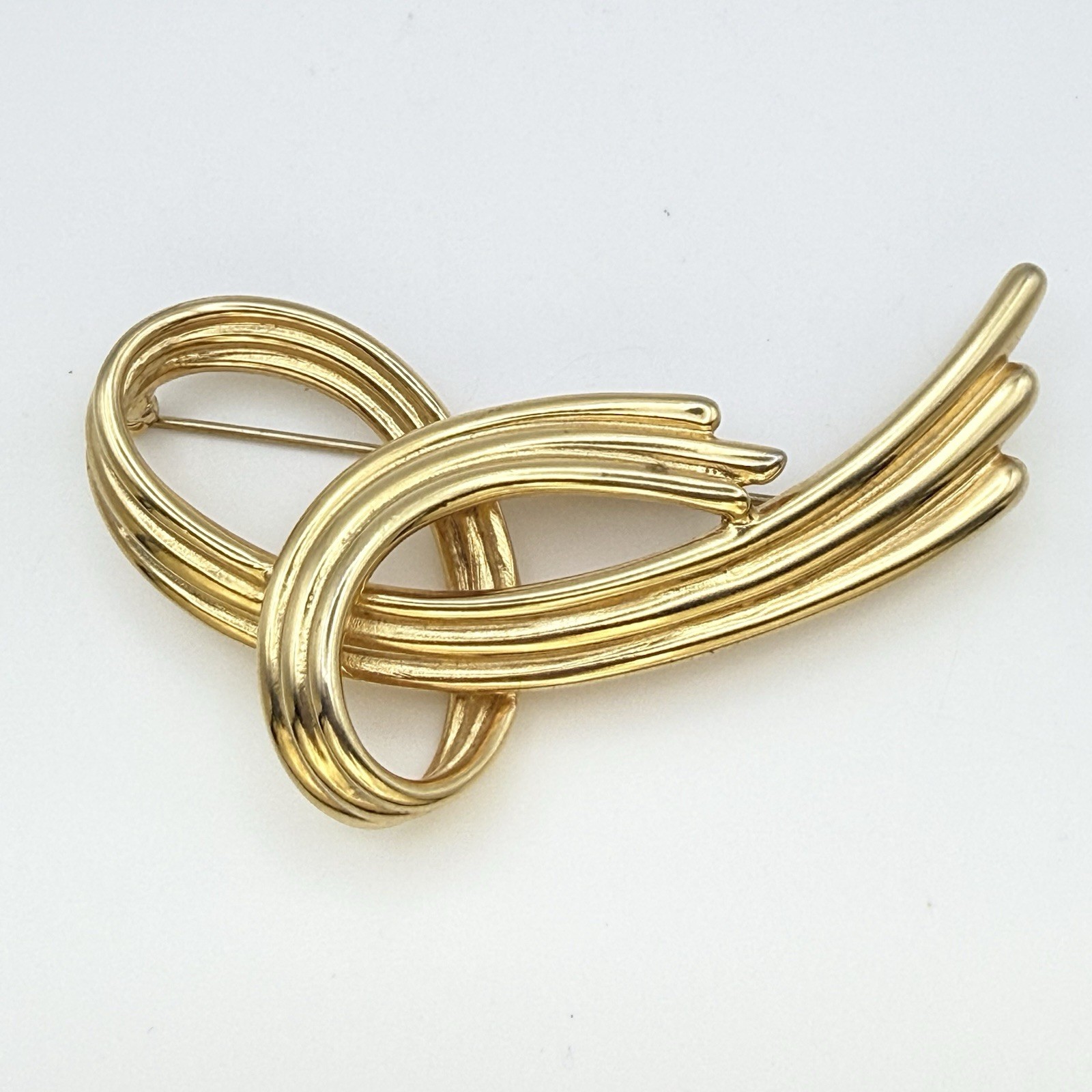 Vintage Gold Tone Knot Brooch Modernist Ribbon Swirl Statement Pin Bold 2.75″
