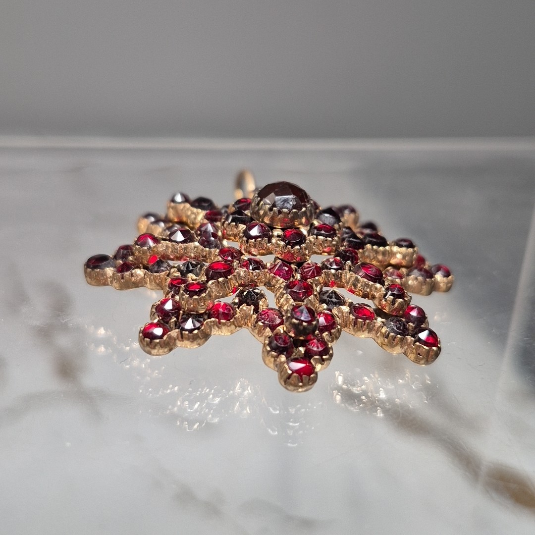 Antique Victorian Bohemian Rosecut Garnet Unmarked Gold Filled Starburst Pendant