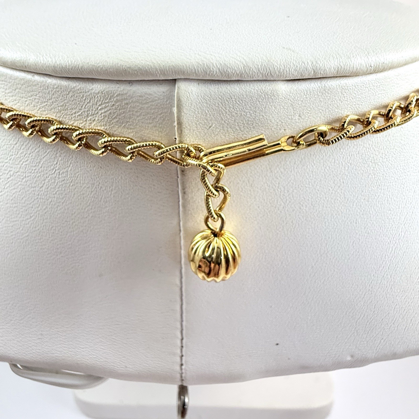 Vintage CATHE Signed Gold Tone Textured Necklace 17″ Prom Wedding