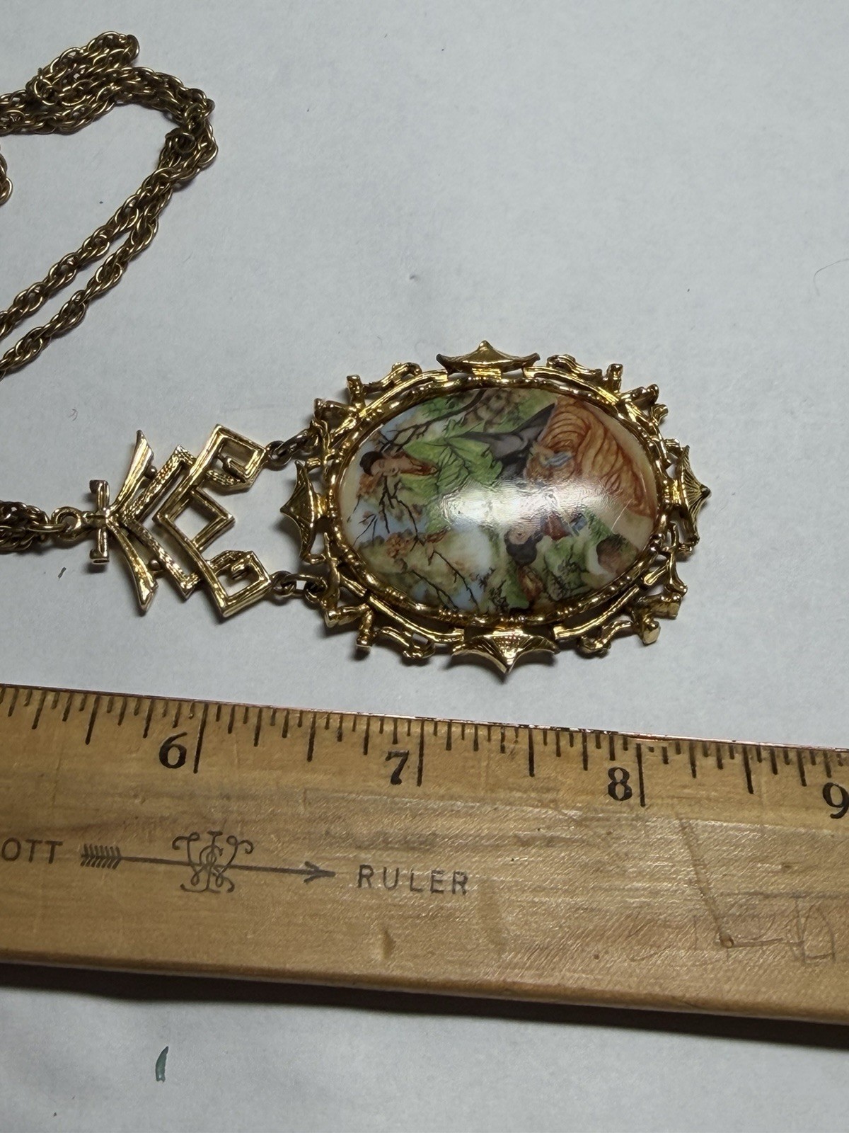 Beautiful Vintage Mode Art Asian Themed Necklace
