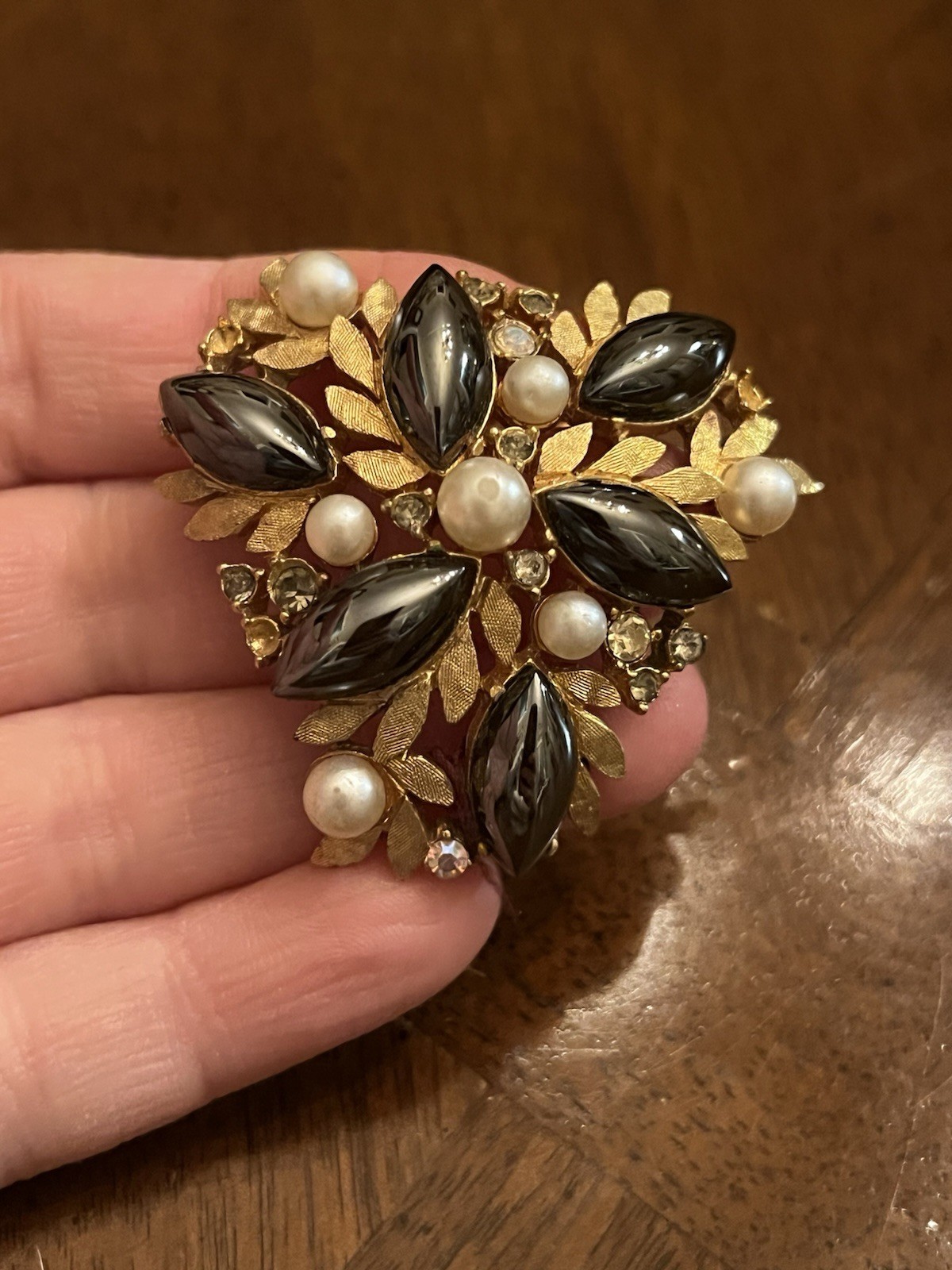 Vintage D’Arne Faux Pearl & Rhinestone Floral Cluster Brooch Gold Tone Signed!