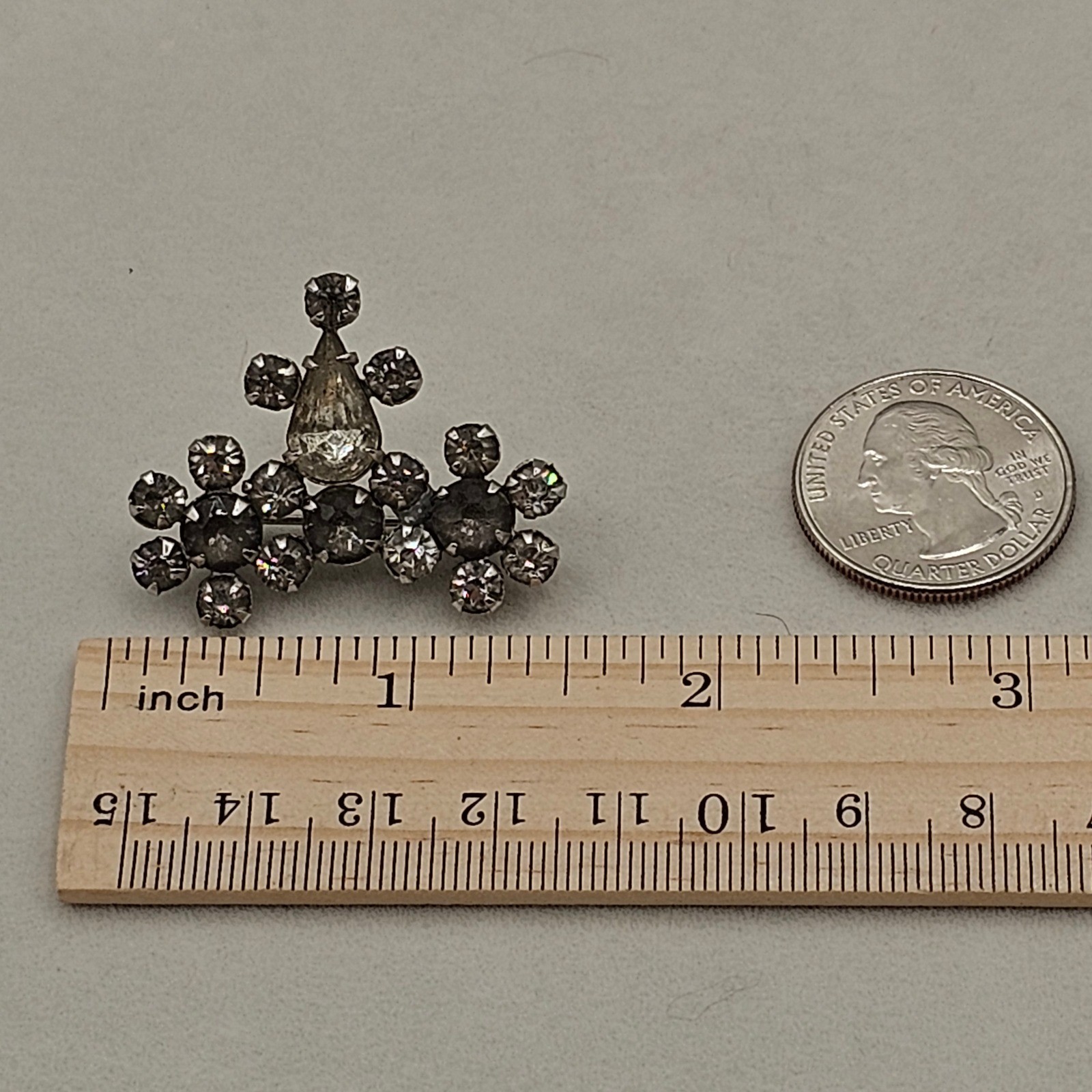 Vtg Rhinestone Brooch Pendant Clear Glass Silver Tone Floral Cluster Pin 1.5″