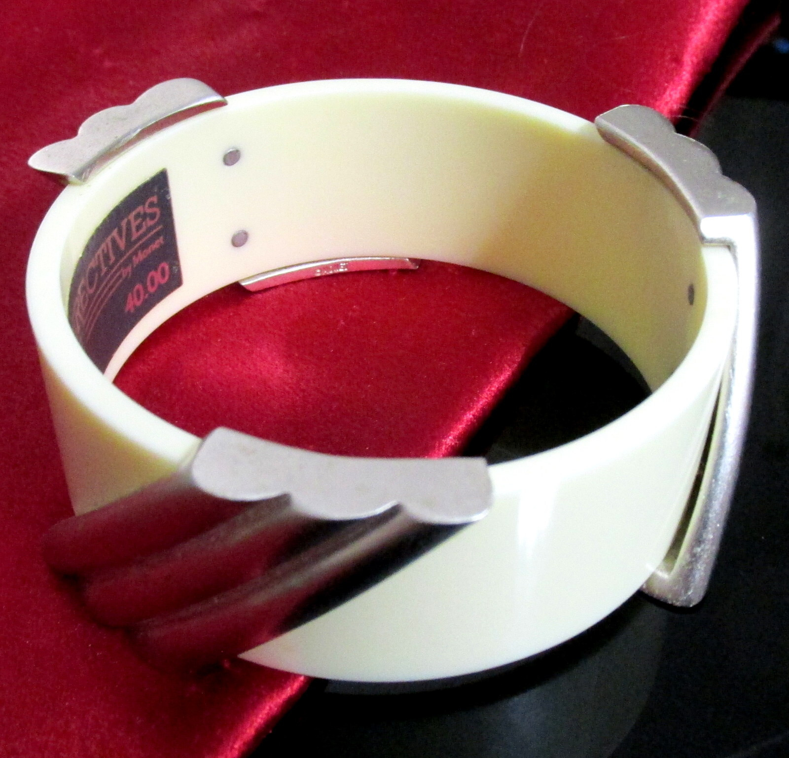 VTG RUNWAY MONET OFF WHITE LUCITE SILVER DECO MODERNIST BRACELET ‘DIRECTIVES’