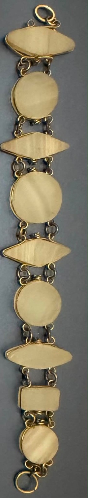 Bracelet, woman’s: cloudy quartz/moonstone, 6″, antique/vintage (Lot #205)