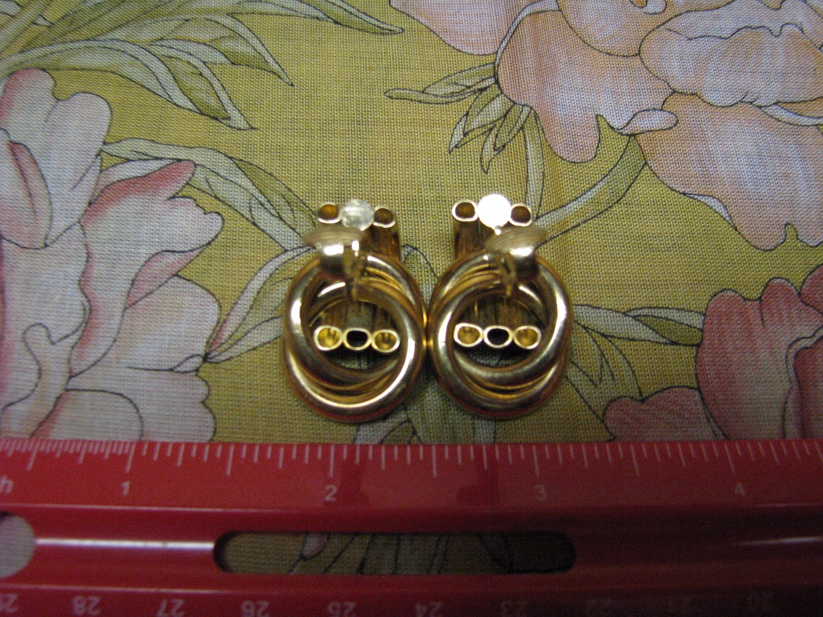 VINTAGE 60’s 70’s 80’s Pipe Valve Faux Gold Clip-On Costume Jewelry Earrings