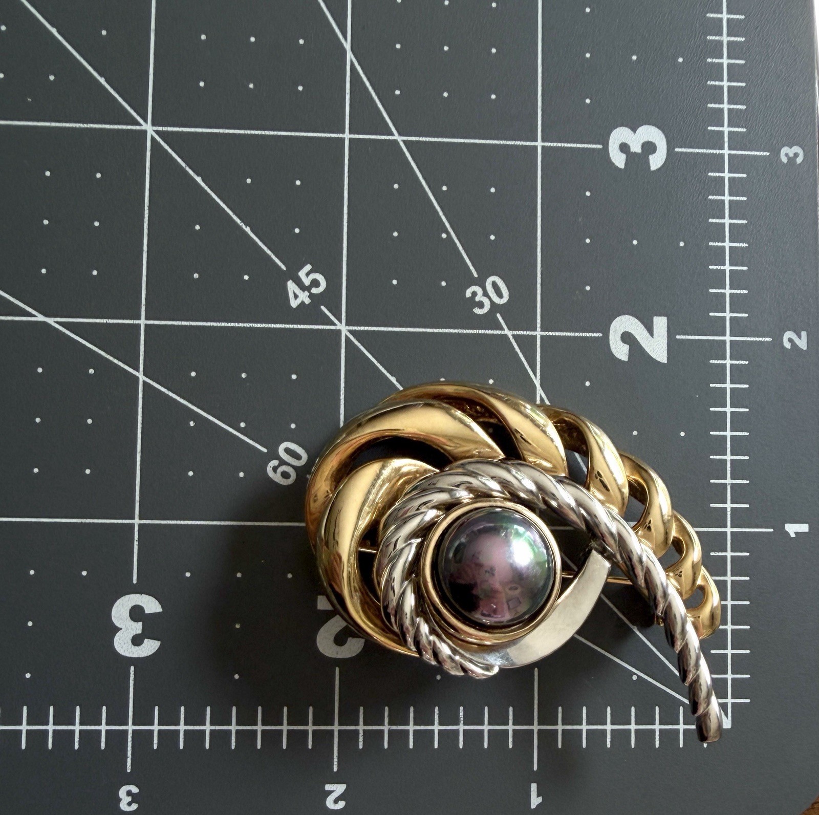 Peacock Faux Mabe Pearl Brooch Two Tone Gold Silver Swirl Ribbon Statement