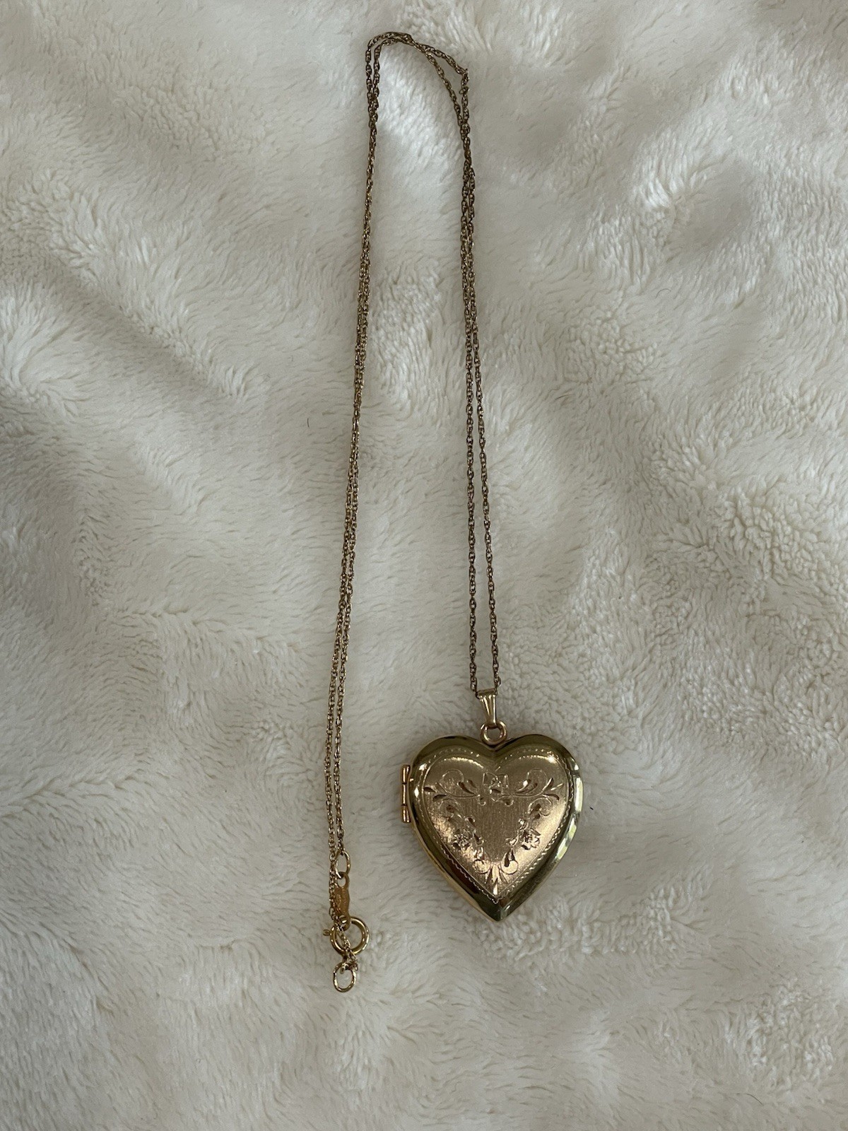 Vintage 12K Gold Filled Heart Locket Pendant Necklace Etched Floral 18”