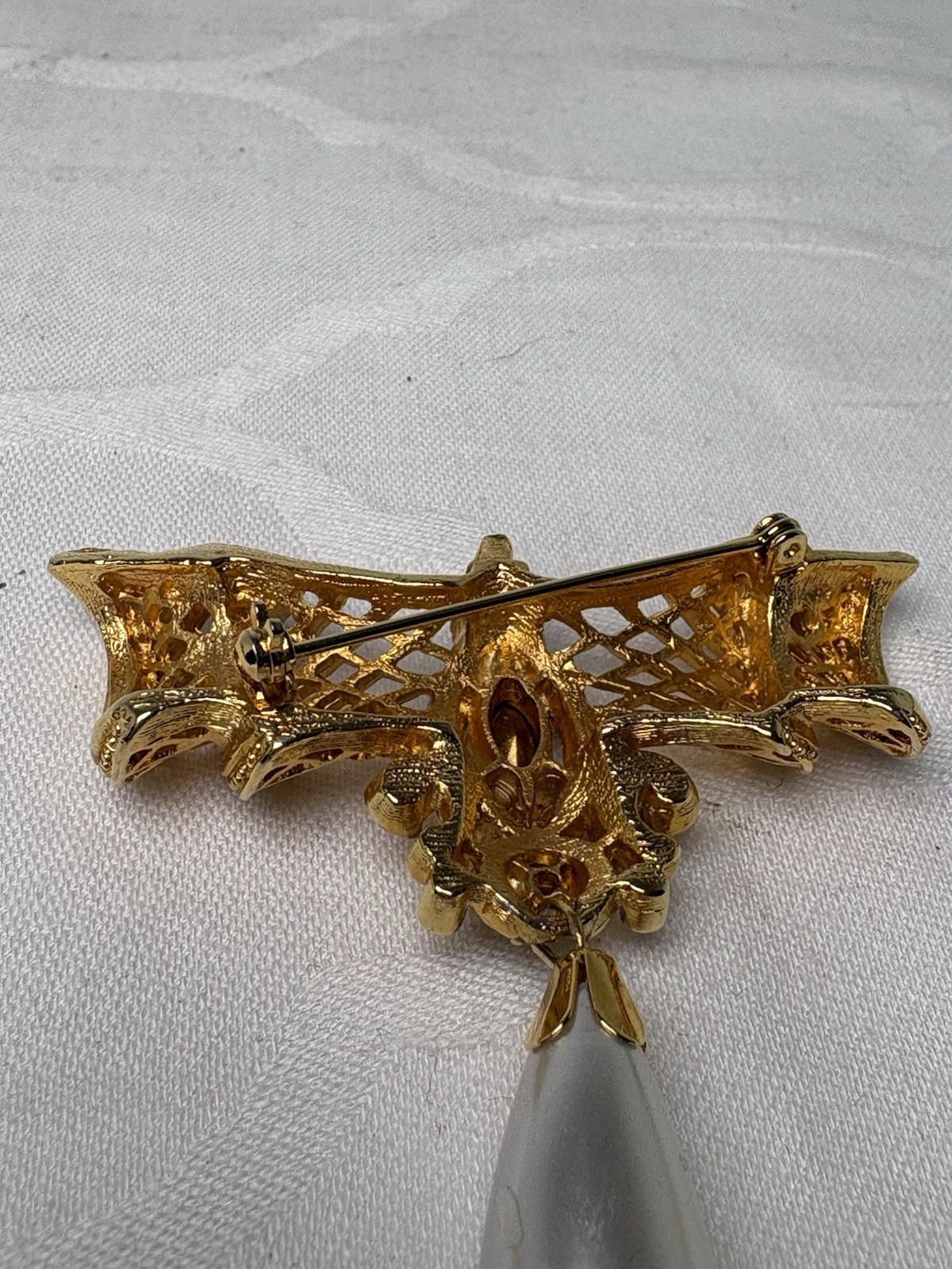 Gold Tone Faux Emerald Green Brooch Faux Teardrop Pearl Dangle Vintage