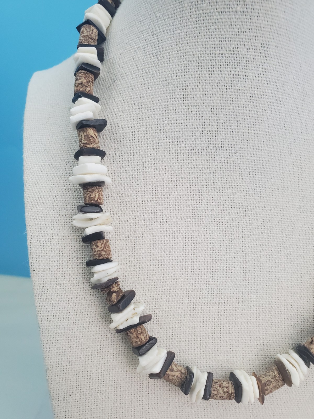 Vintage 1970s Mixed White Puka Shell & Natural Brown Sponge Coral Choker…