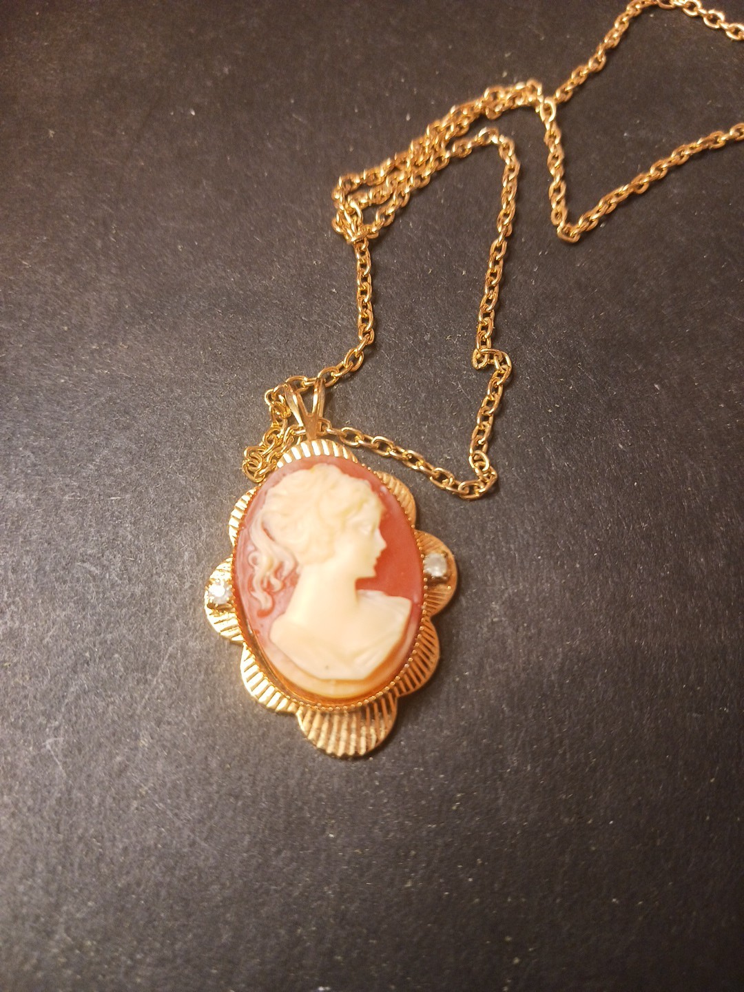 Rare Vintage 18″ Gold Tone, Cameo, Ivory and Salmon Color, Pendant Necklace