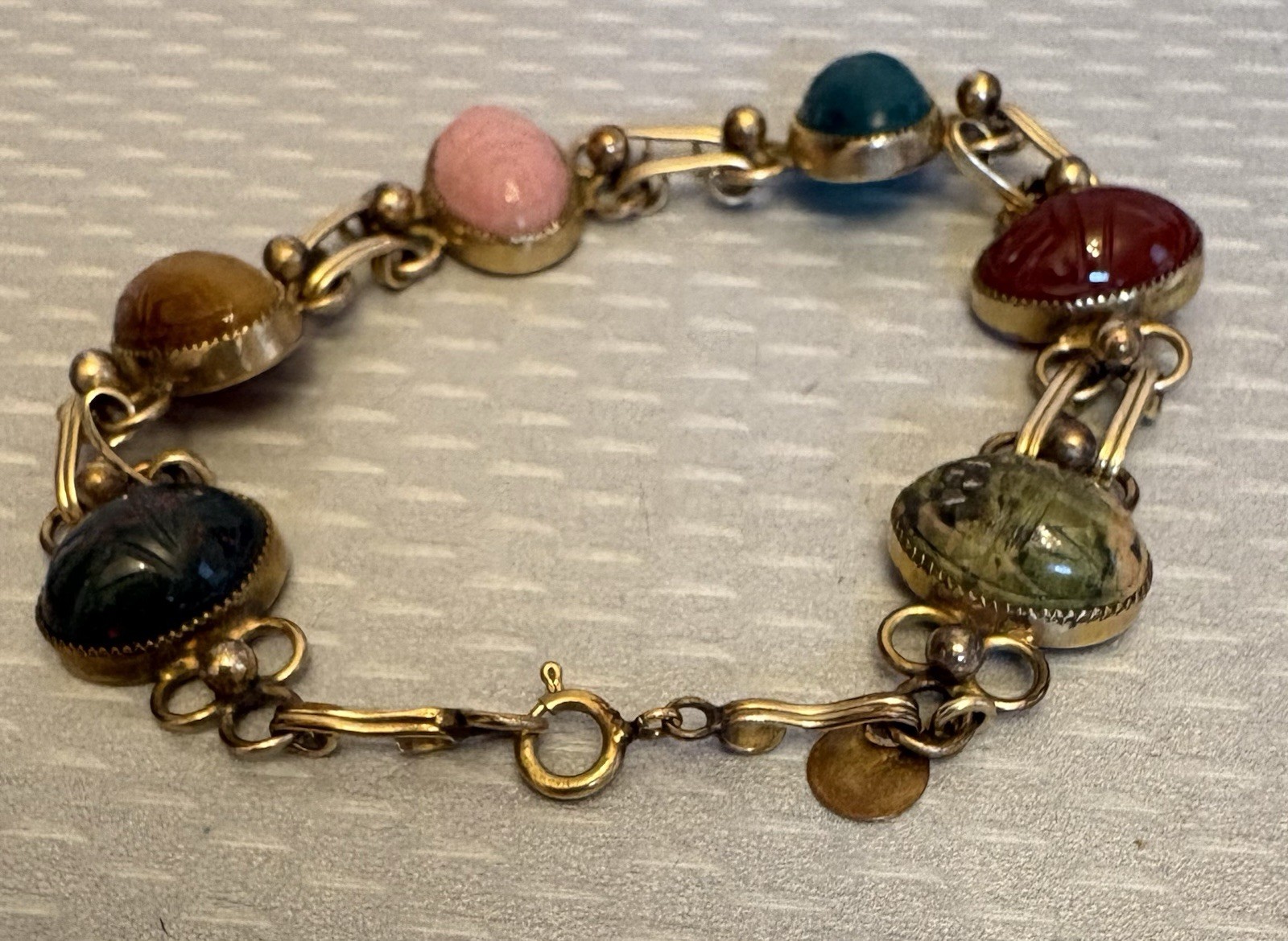 Vintage Goldfilled Carved Gemstone Scarab Bracelet signed AC 1/20 12K GF 7″