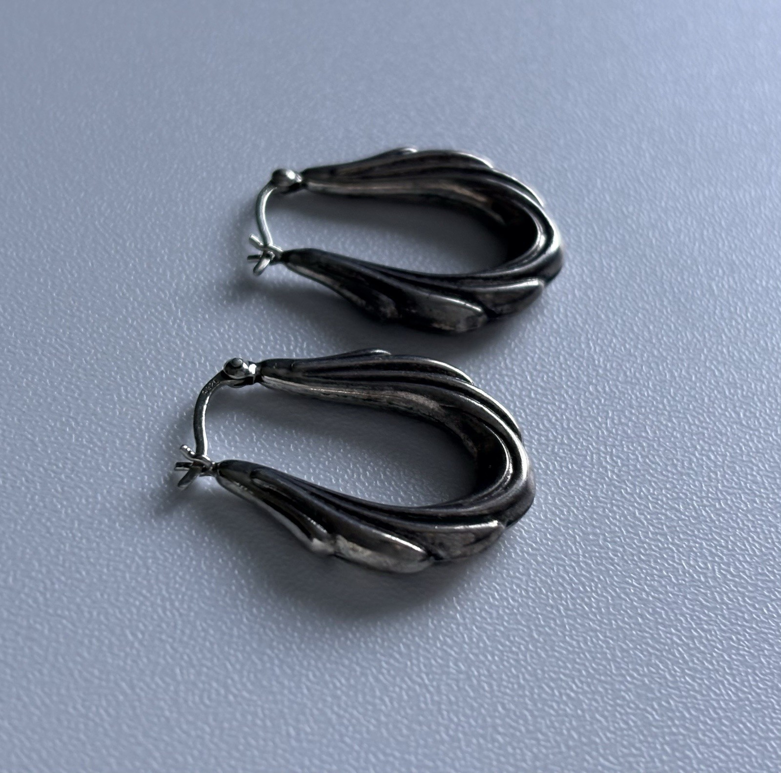 Vintage Sterling Silver Hoop Earrings 925 Dangle Drop Puffy Scalloped Ladies 1in