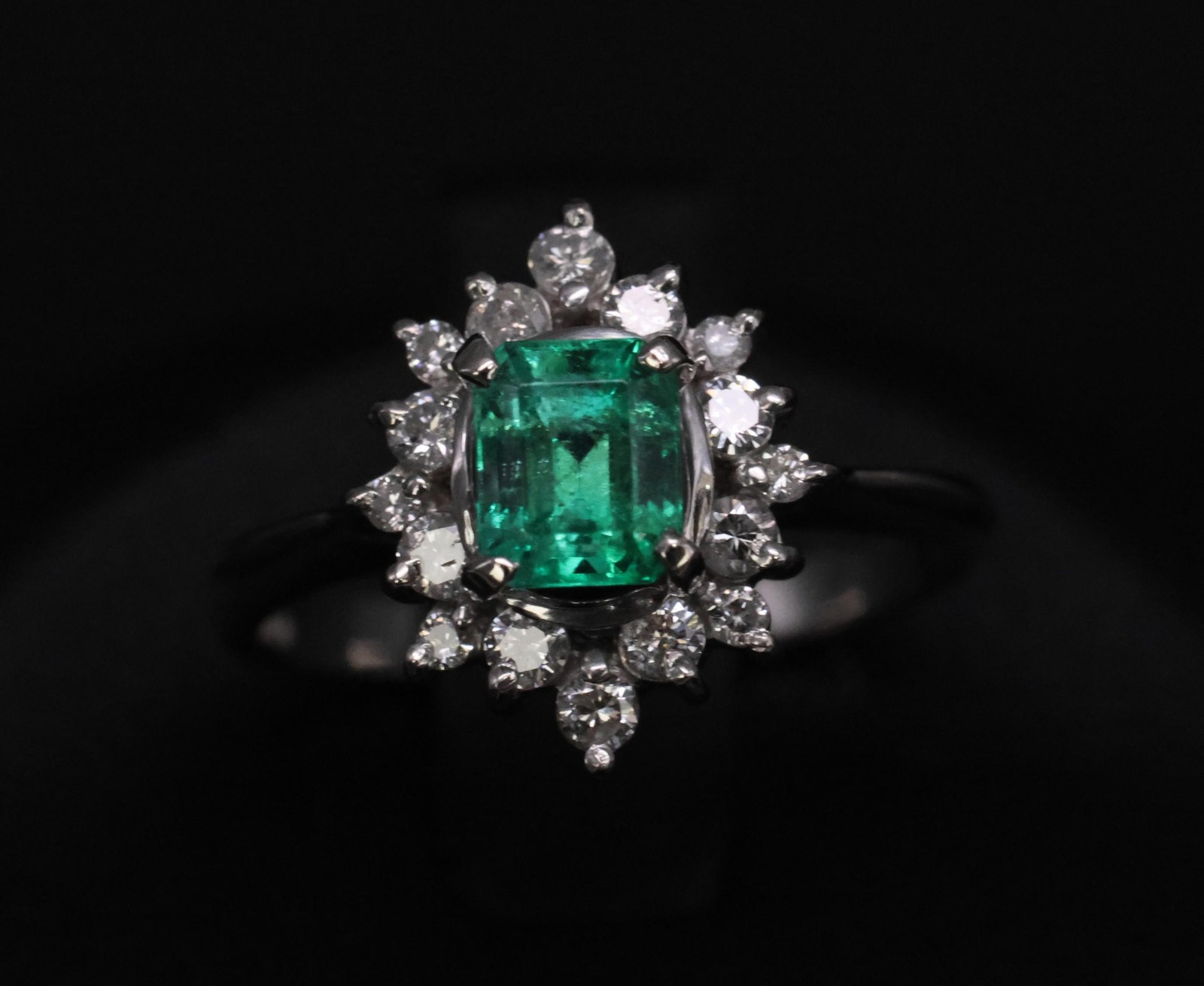 Fine Vintage 0.60ct Colombian Emerald 0.26ct Diamond Platinum Ring Size 4.75