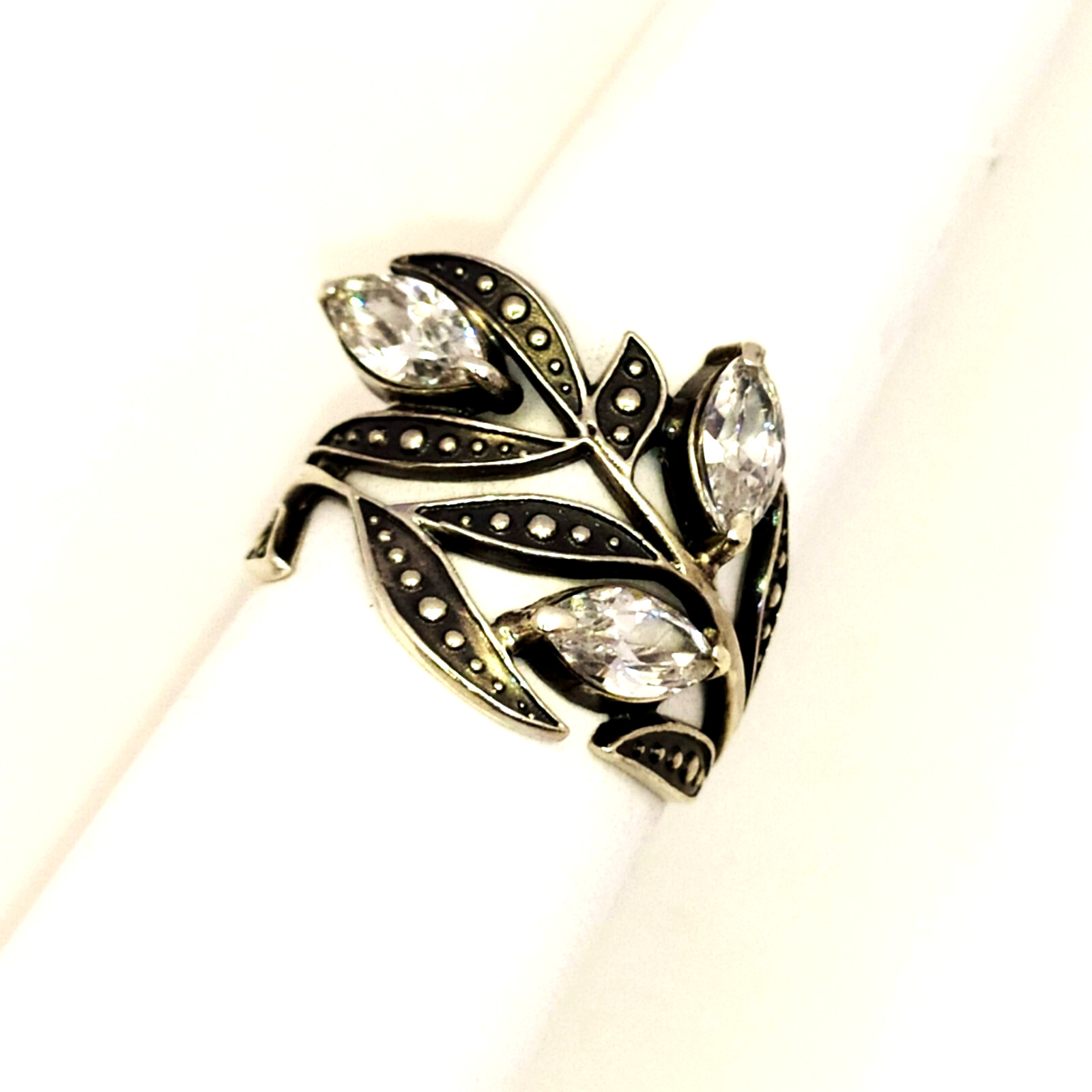 Vintage Luxury RING Silver 925 with Bright Stones -size: 8.25US (18.5mm) | #59